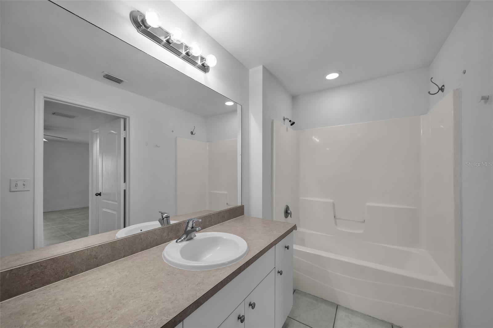 1317 NE 1ST PL, CAPE CORAL, FL, 33909