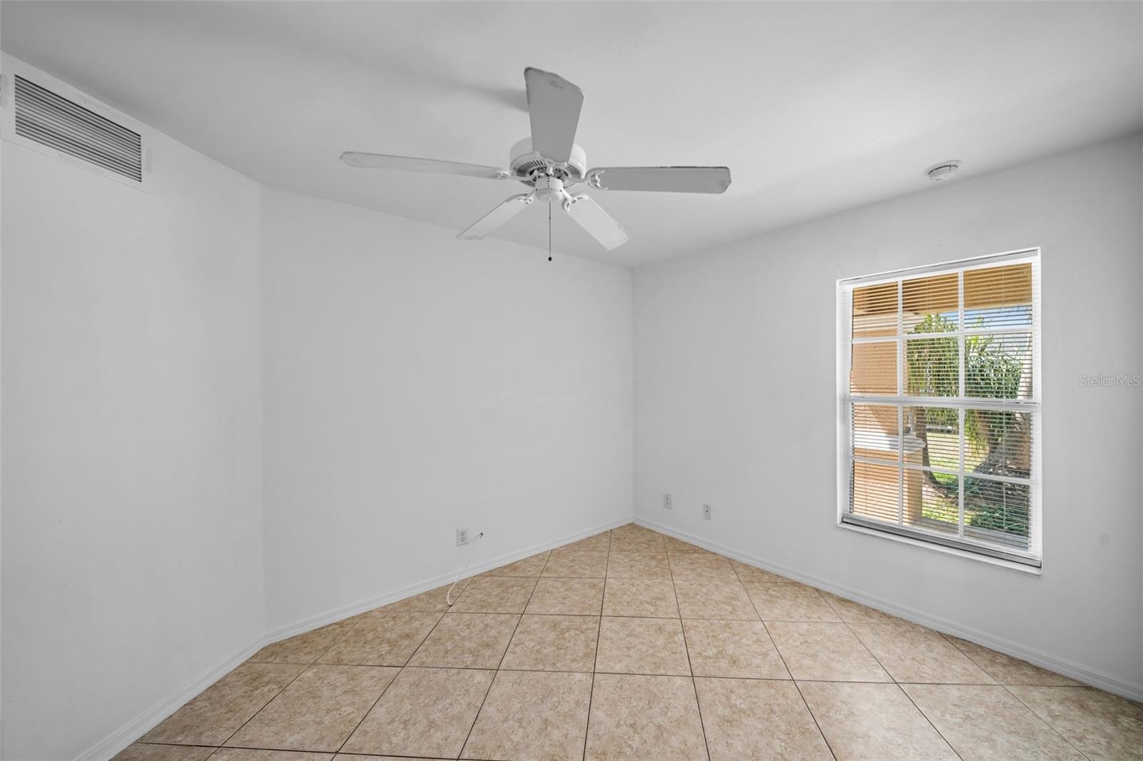 1317 NE 1ST PL, CAPE CORAL, FL, 33909