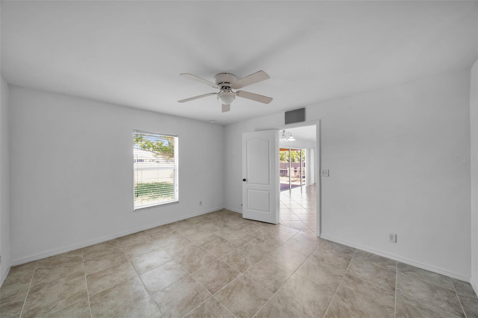 1317 NE 1ST PL, CAPE CORAL, FL, 33909