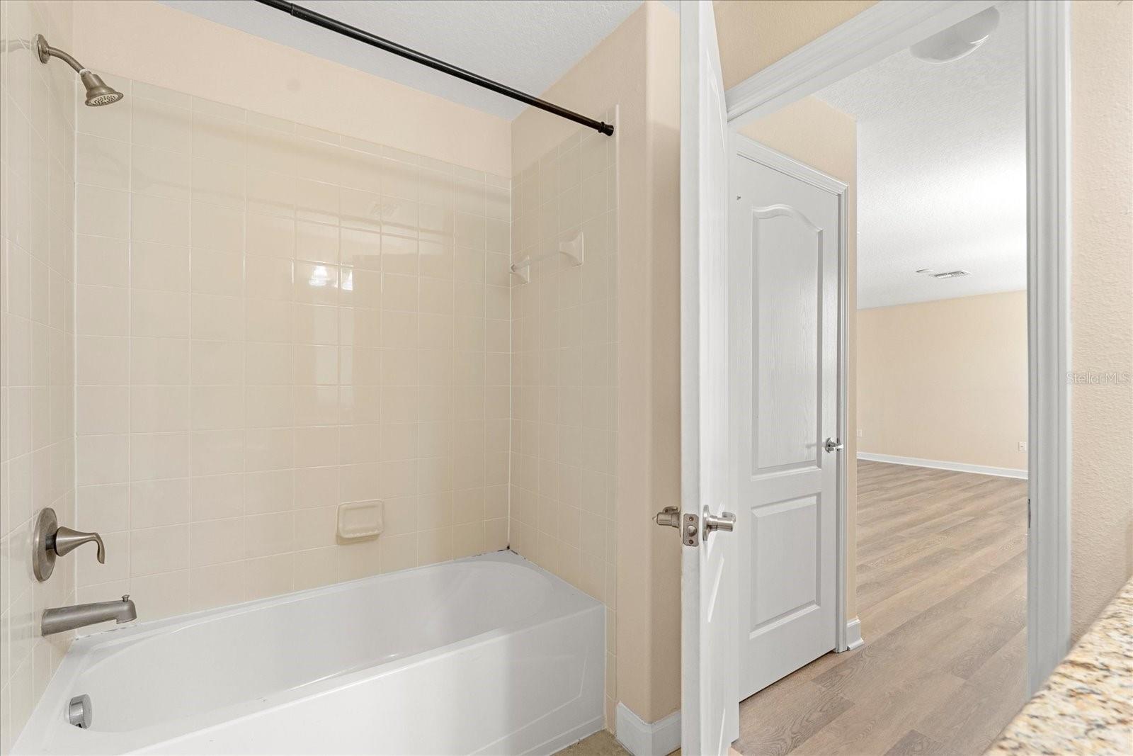 6137 WATERSIDE ISLAND LN, WINTER GARDEN, FL, 34787