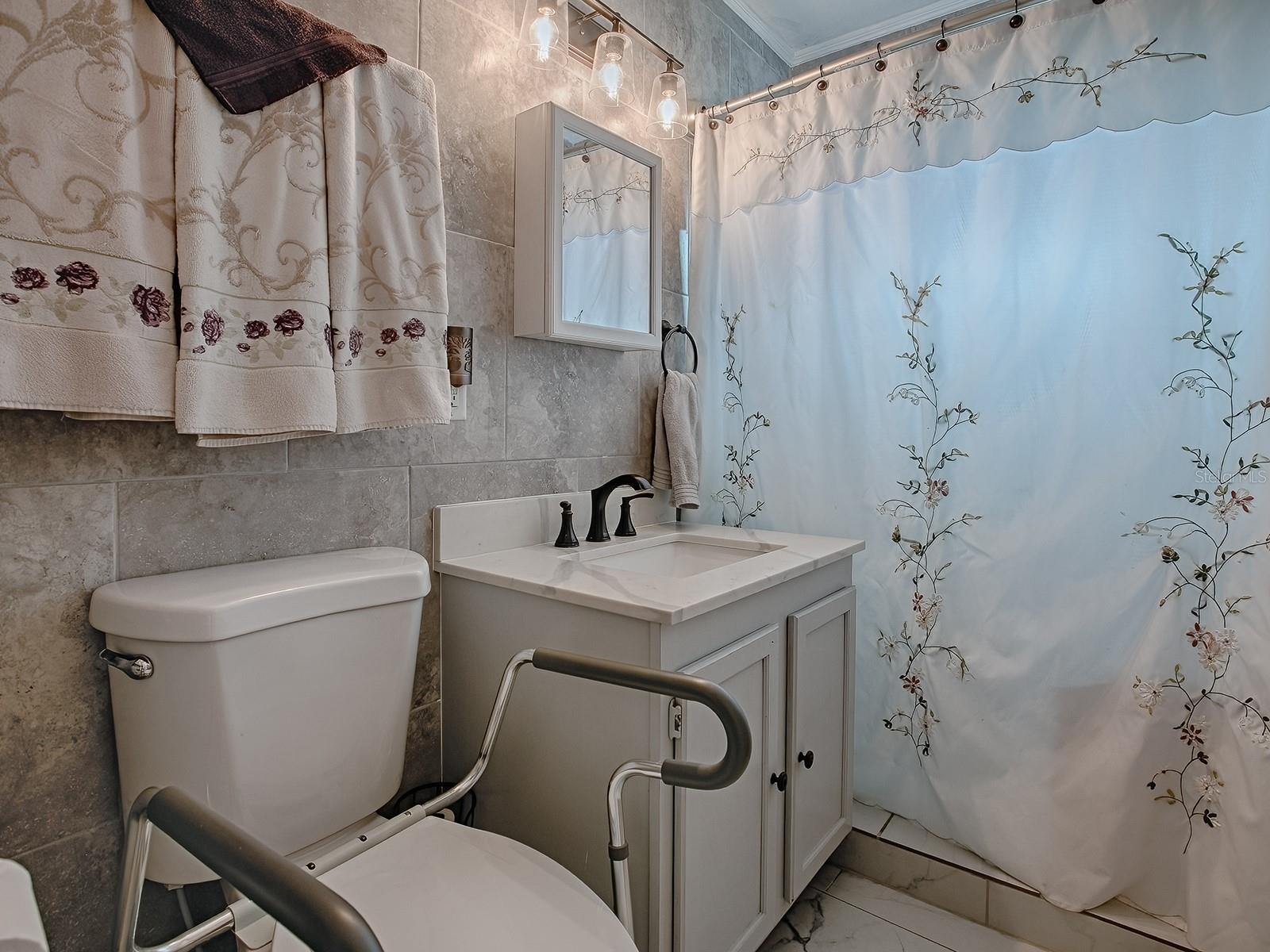 123 W DADE AVE, BUSHNELL, FL, 33513