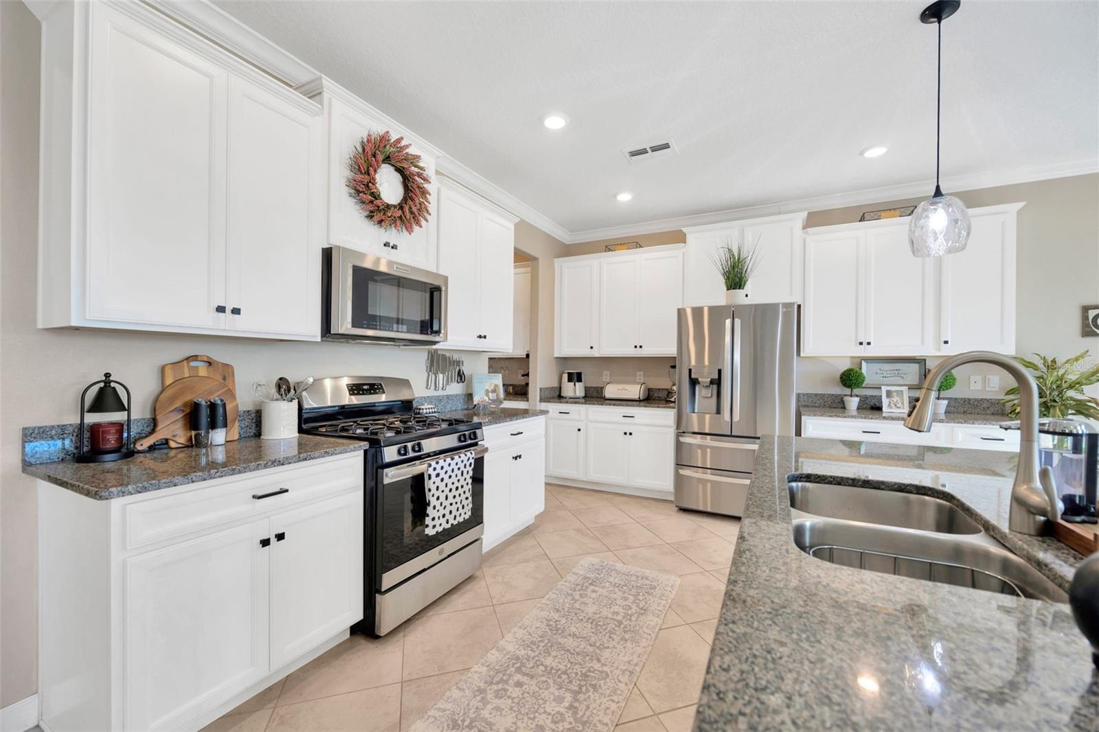 21832 CREST MEADOW DR, LAND O LAKES, FL, 34637