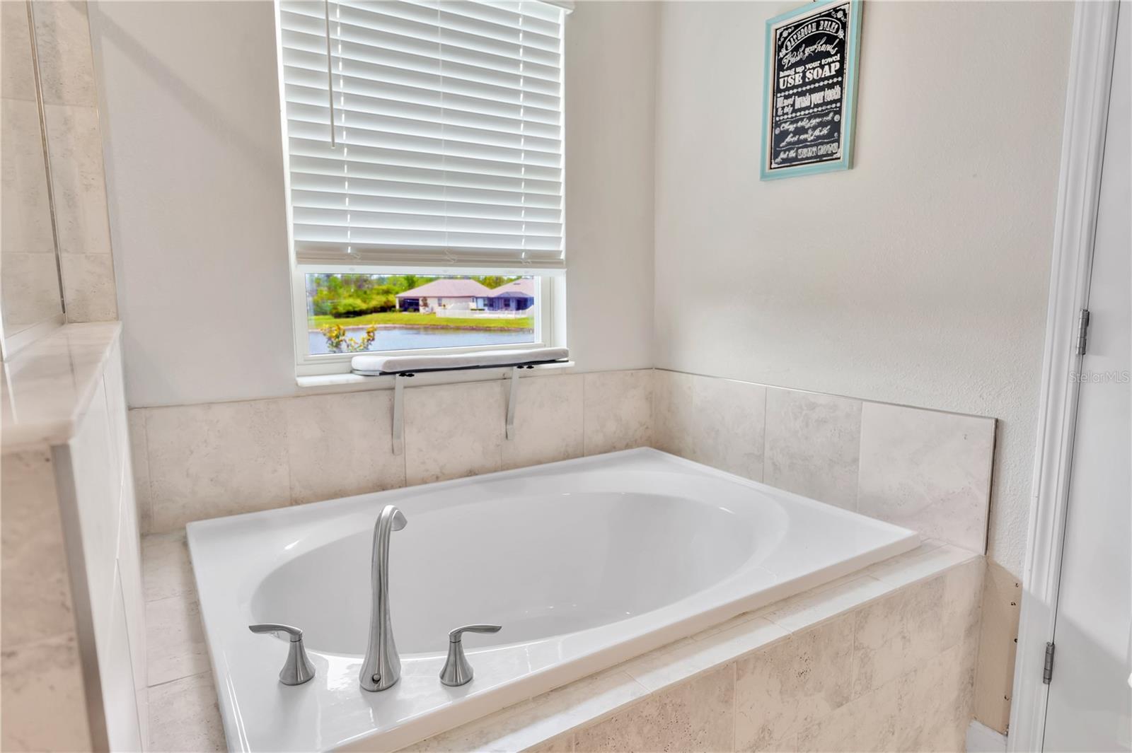 21832 CREST MEADOW DR, LAND O LAKES, FL, 34637