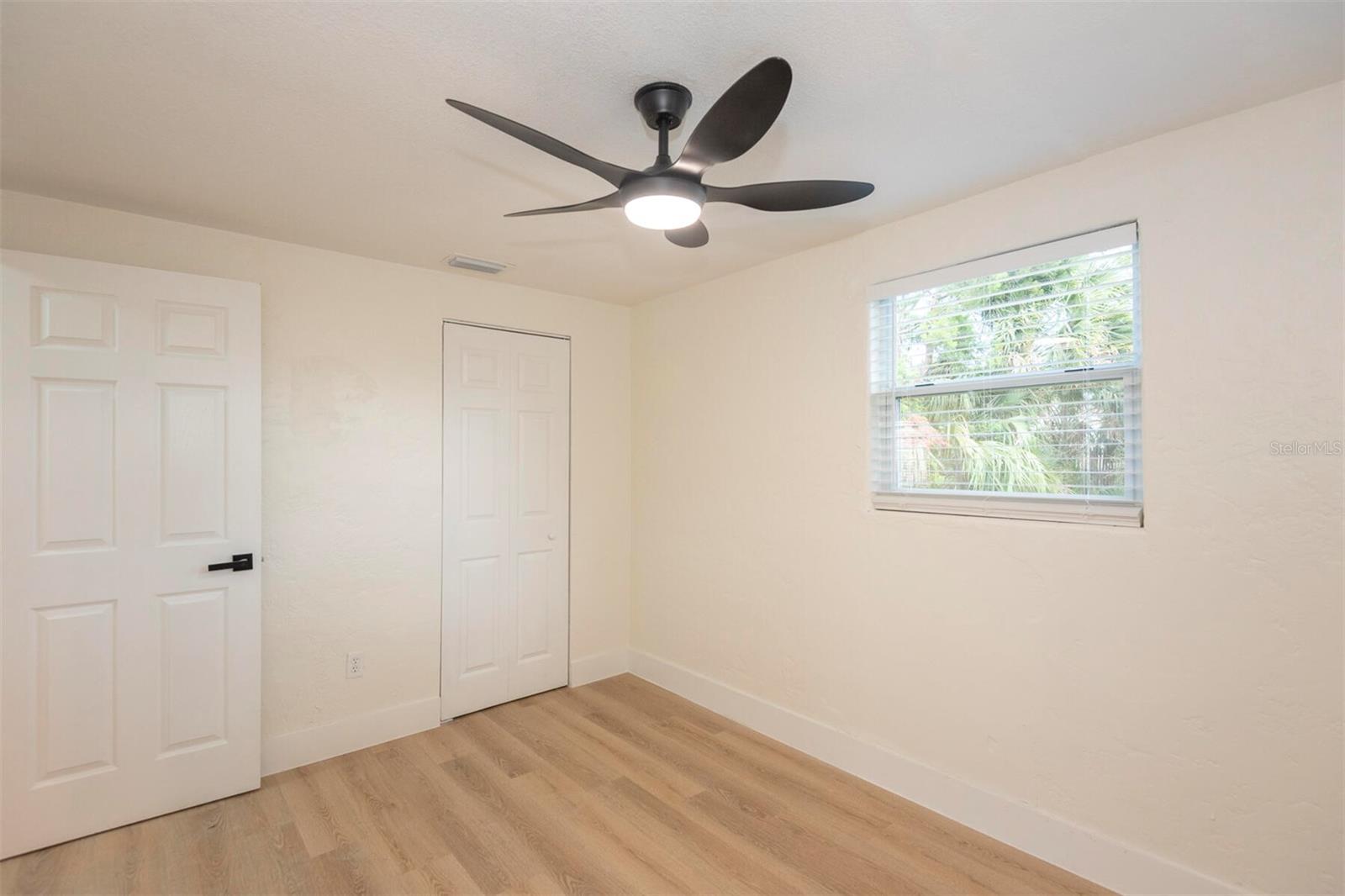 913 LAKE AVE, EDGEWATER, FL, 32132