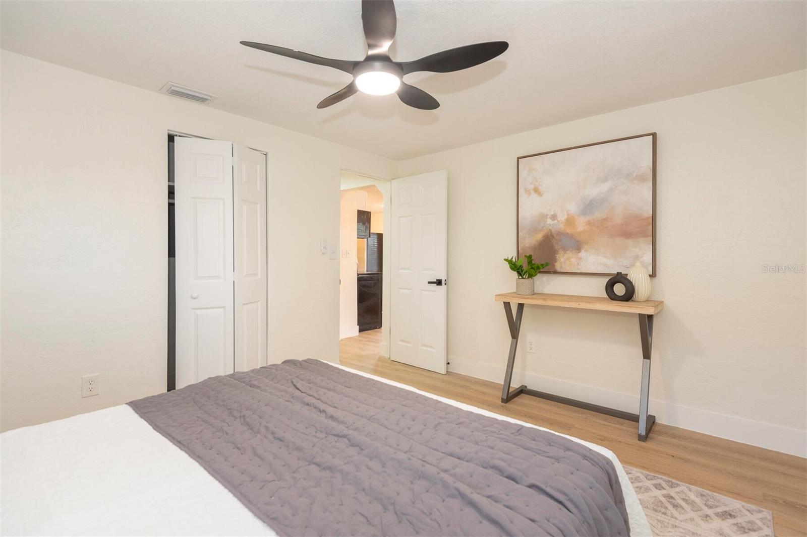 913 LAKE AVE, EDGEWATER, FL, 32132
