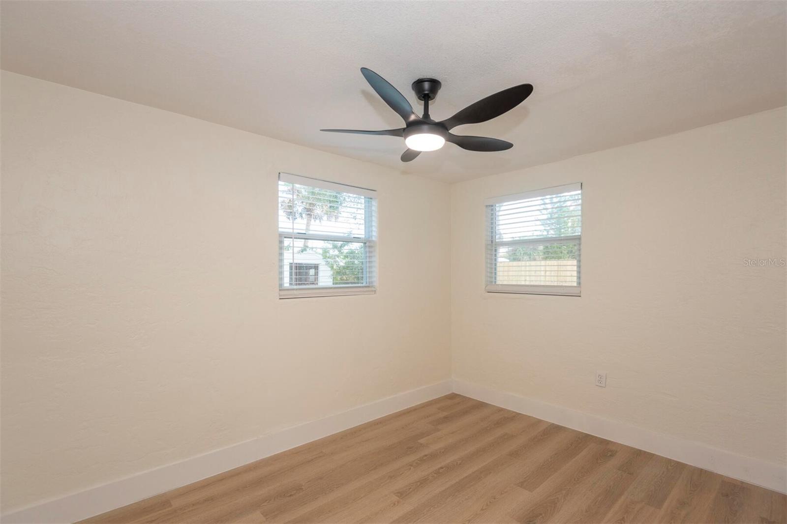 913 LAKE AVE, EDGEWATER, FL, 32132