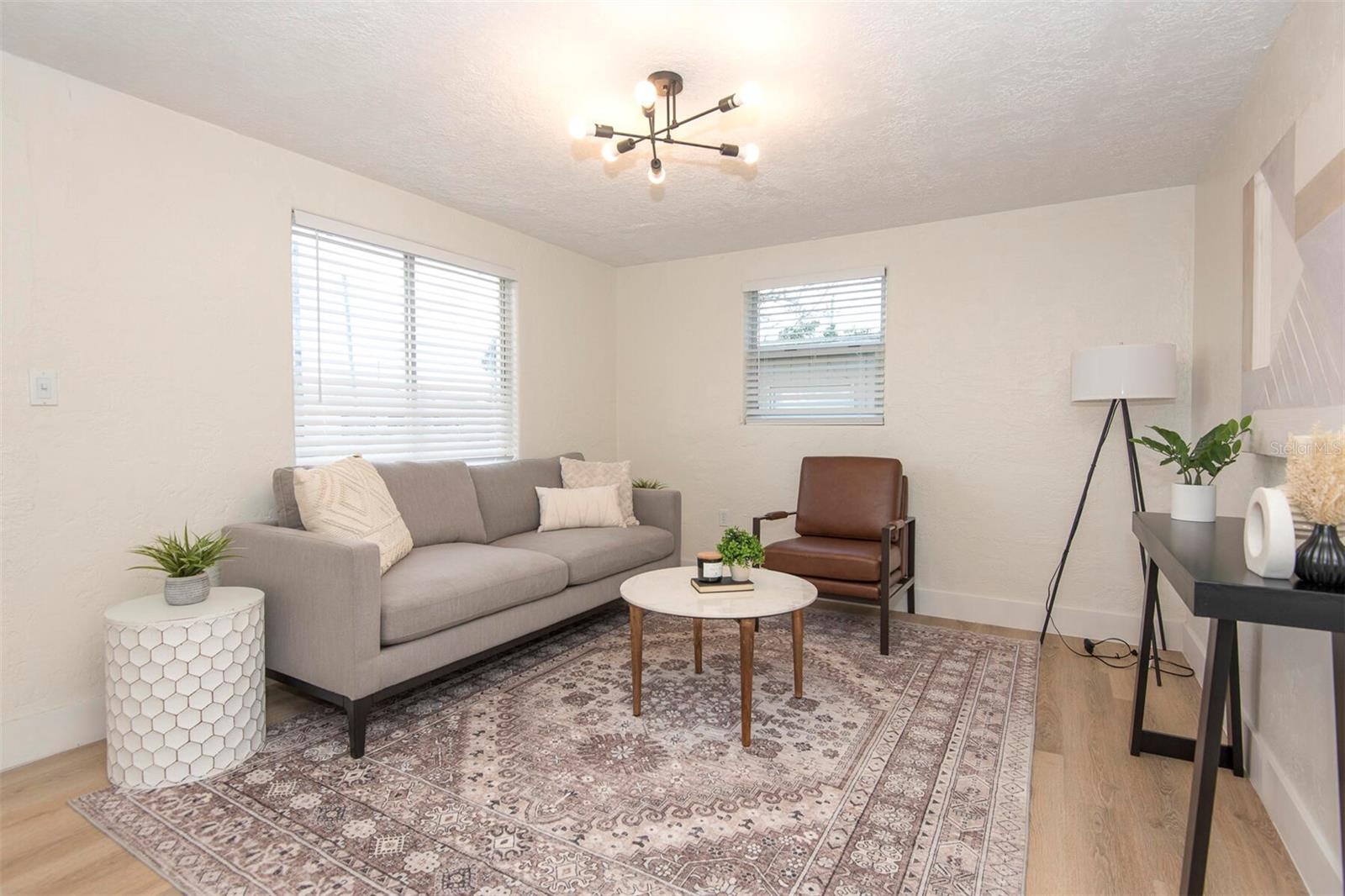 913 LAKE AVE, EDGEWATER, FL, 32132