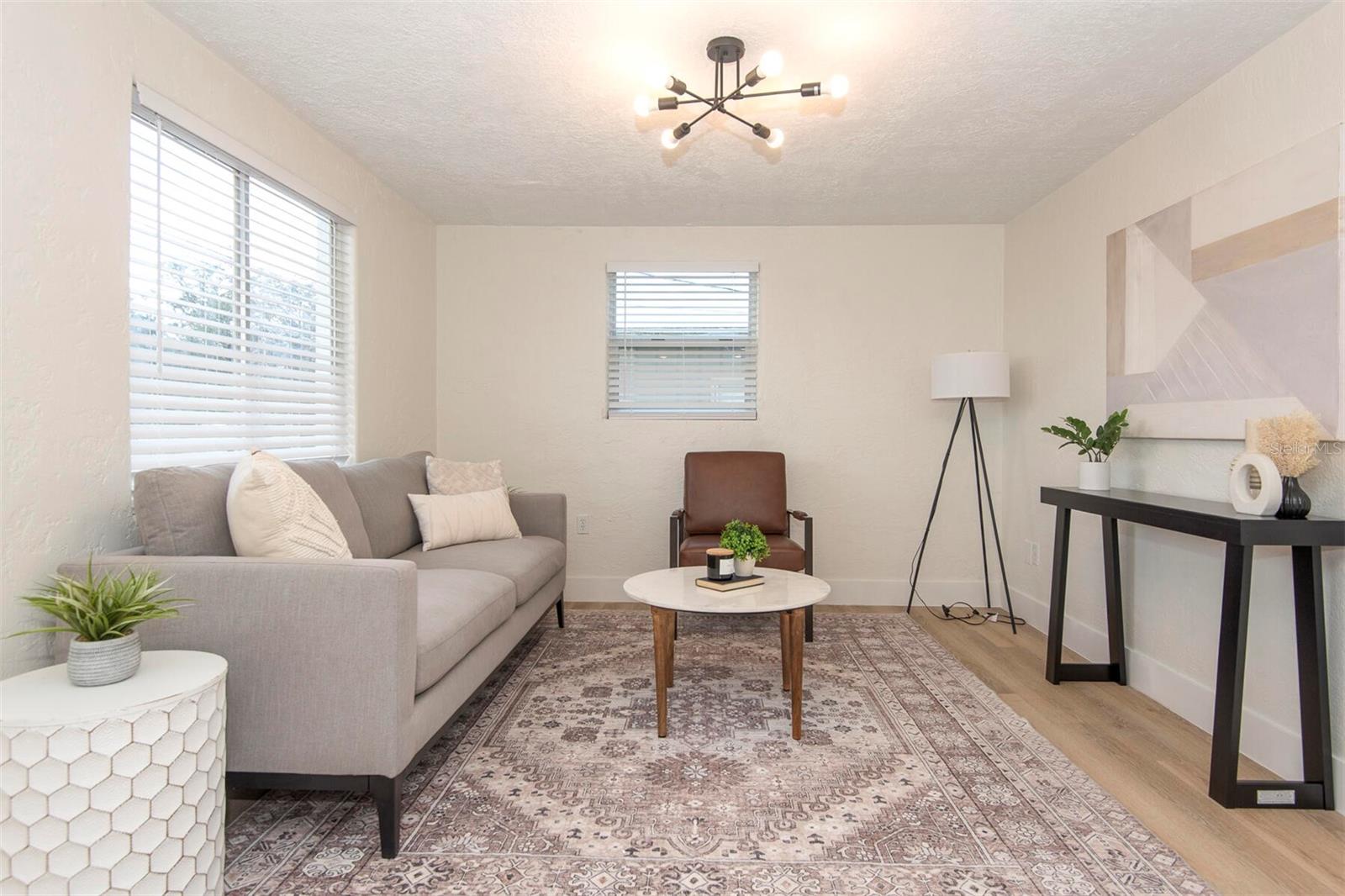 913 LAKE AVE, EDGEWATER, FL, 32132