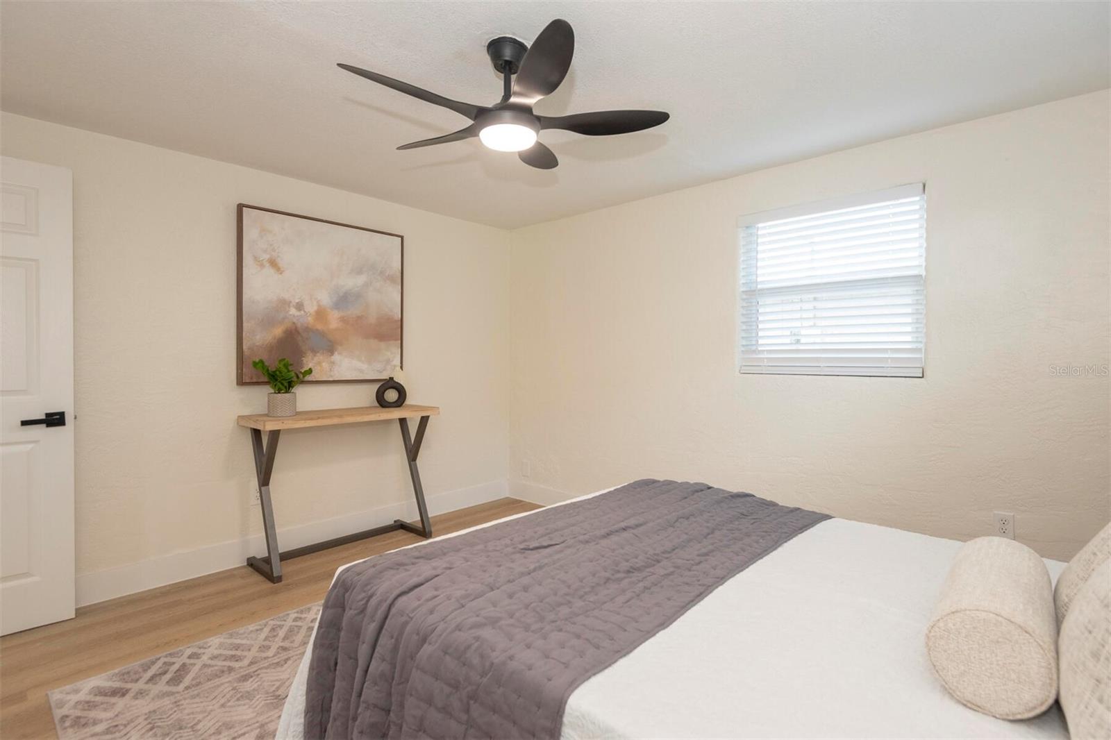 913 LAKE AVE, EDGEWATER, FL, 32132