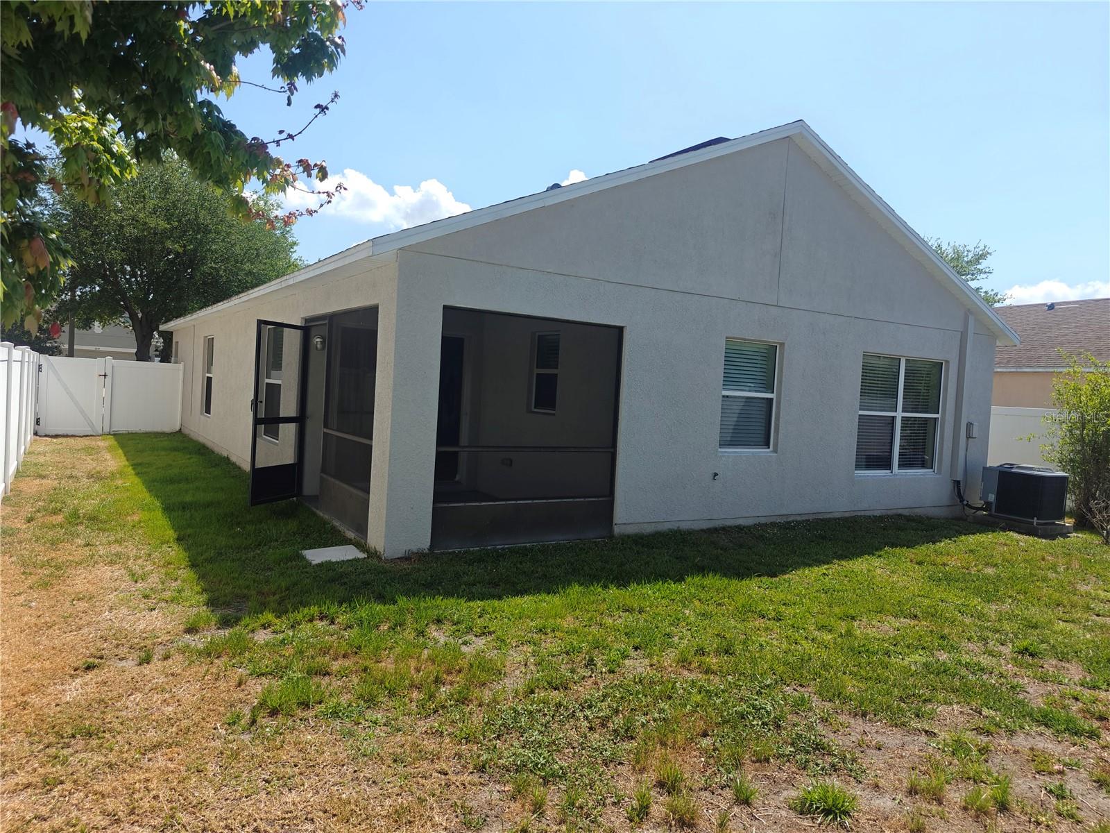 8225 SUMMER WOOD LN, RIVERVIEW, FL, 33578