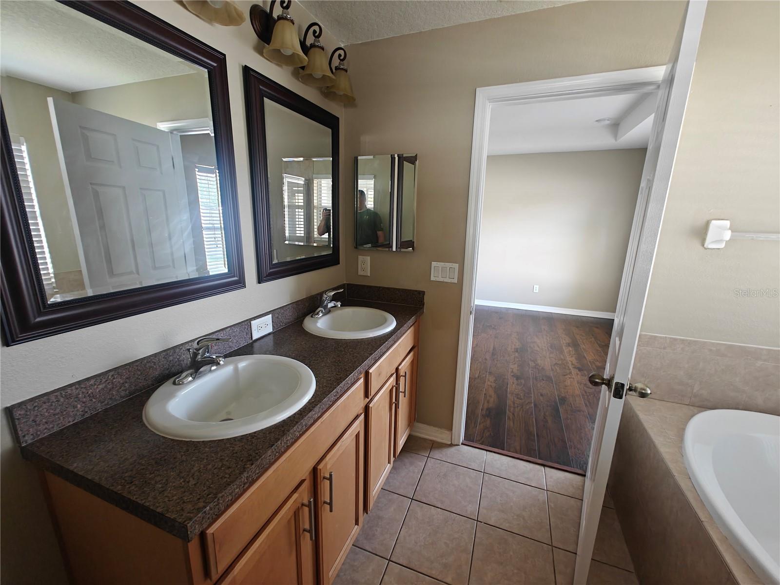 8225 SUMMER WOOD LN, RIVERVIEW, FL, 33578