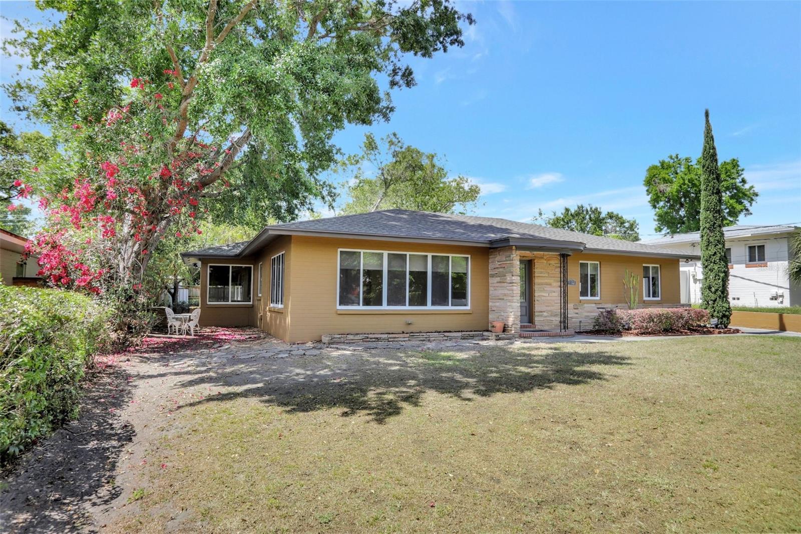 1322 S SUMMERLIN AVE, ORLANDO, FL, 32806