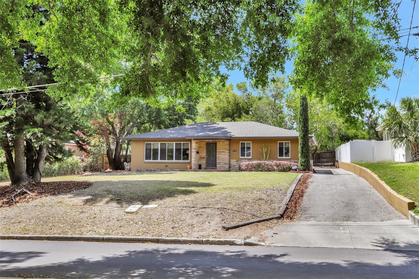 1322 S SUMMERLIN AVE, ORLANDO, FL, 32806