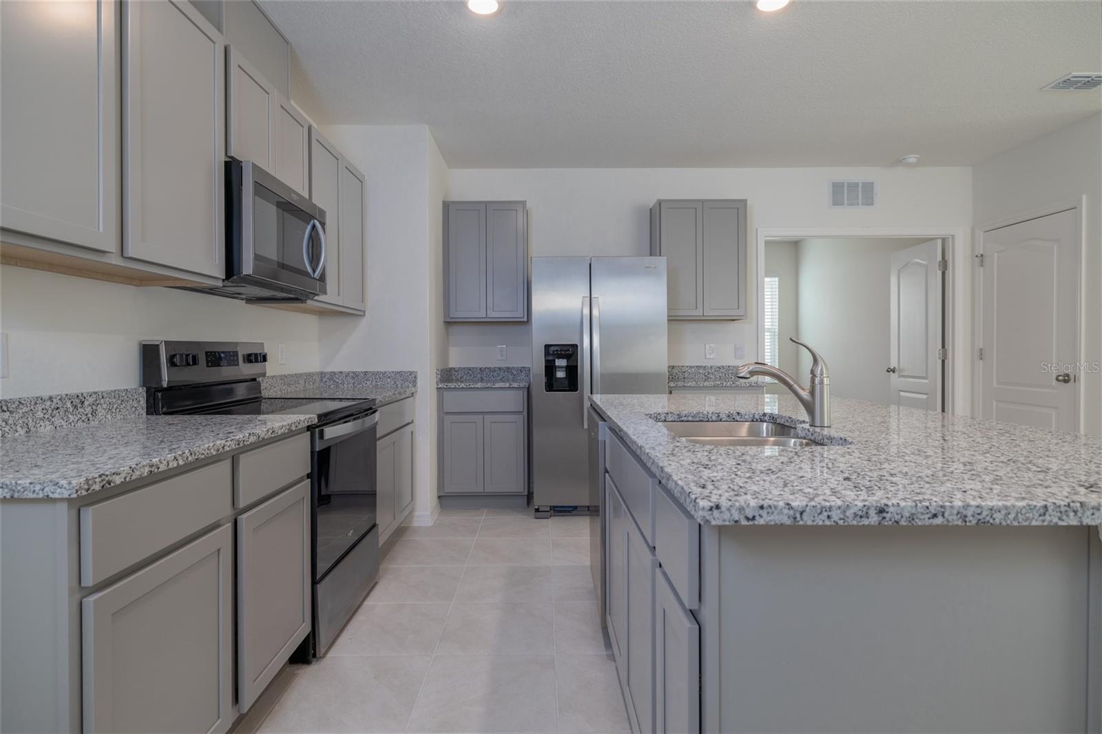 1036 VICTORIA PARC AVE, ORANGE CITY, FL, 32763