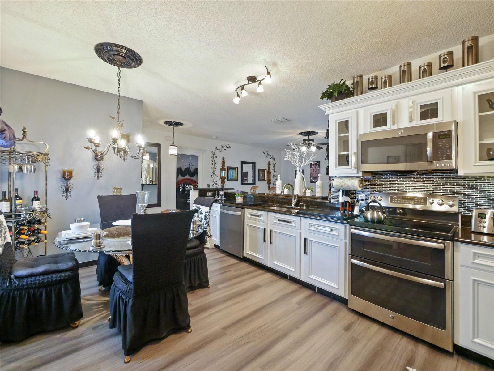 572 NOGALES CT, KISSIMMEE, FL, 34758