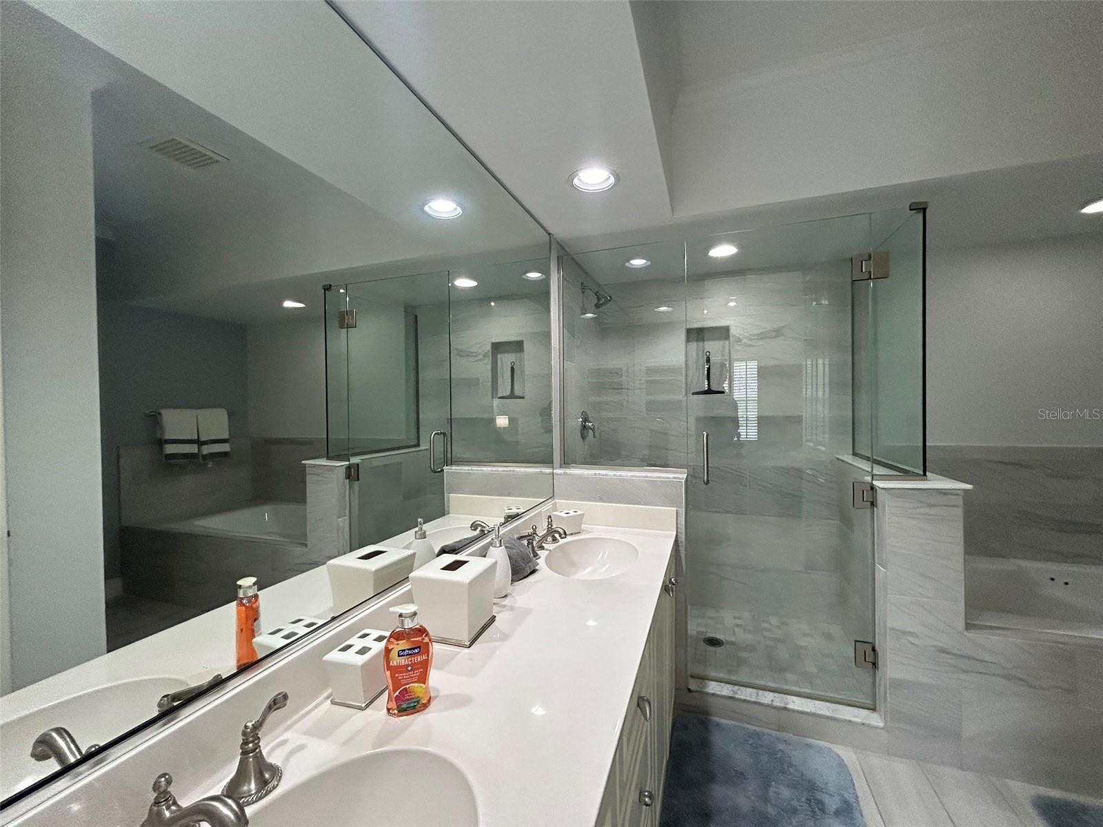 3705 54TH DR W #201, BRADENTON, FL, 34210