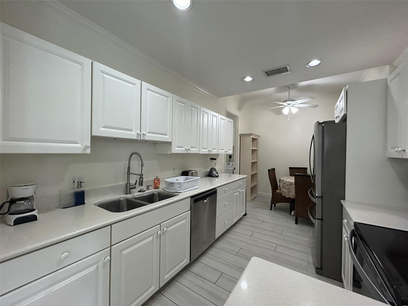 3705 54TH DR W #201, BRADENTON, FL, 34210