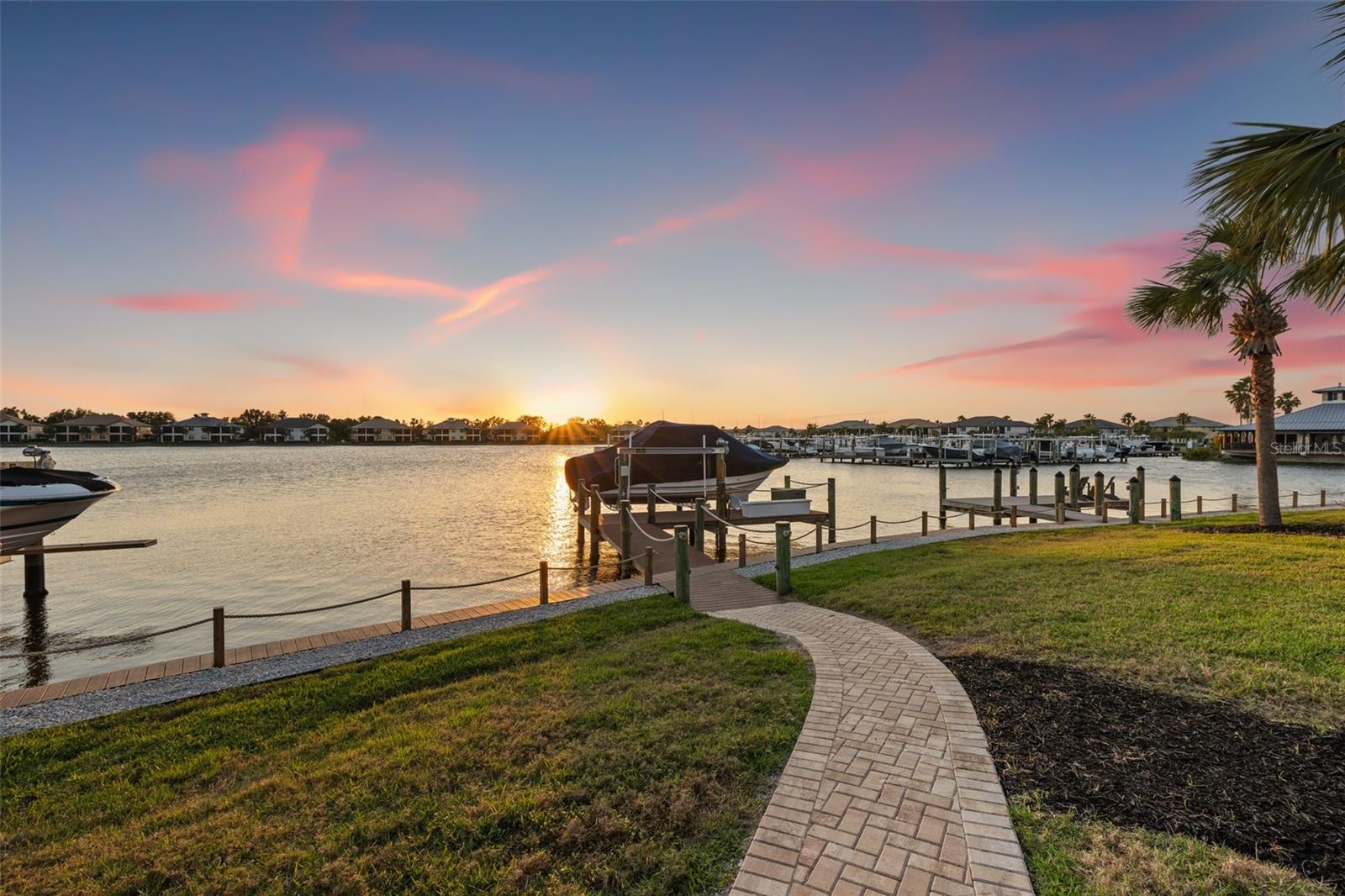 1110 OVERLOOK CT, BRADENTON, FL, 34208