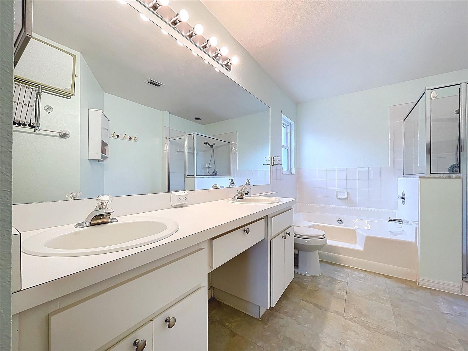 1450 WINDJAMMER PL, VALRICO, FL, 33594