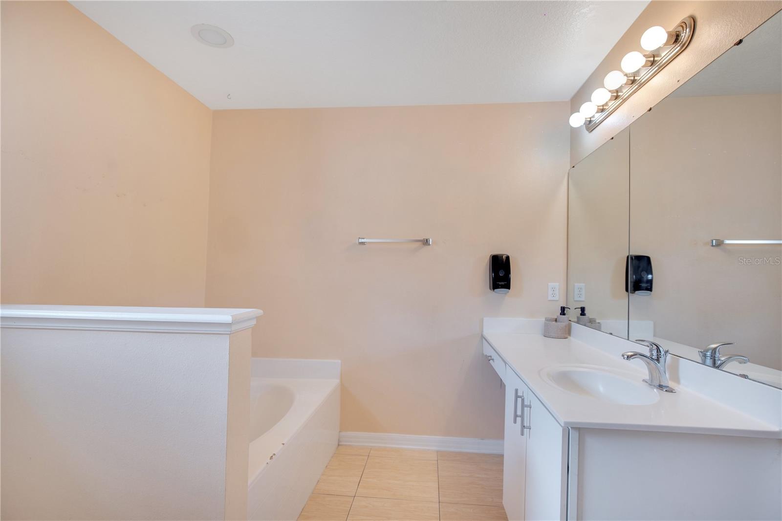 1873 VAN ALLEN CIR, DELTONA, FL, 32738