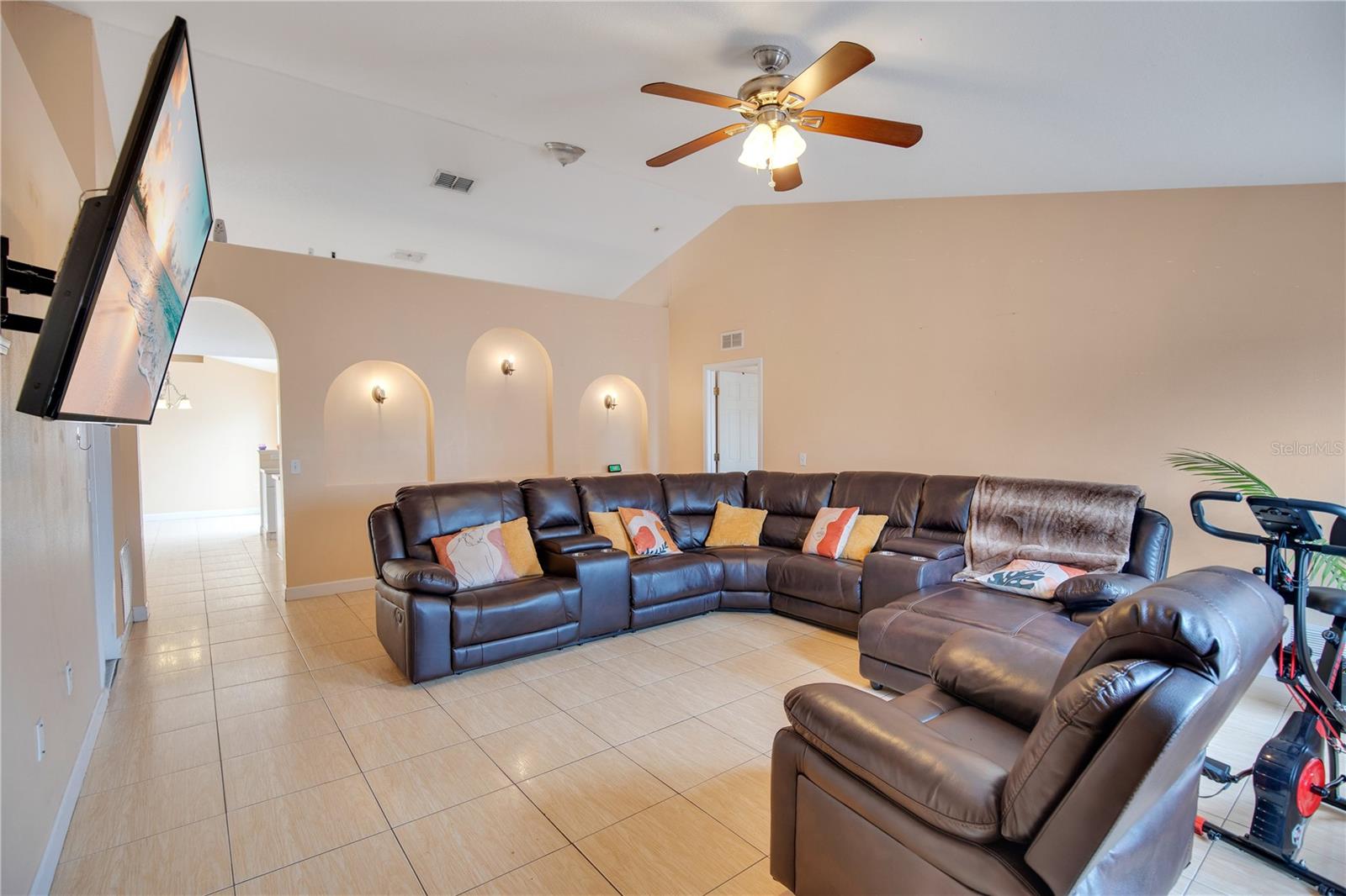 1873 VAN ALLEN CIR, DELTONA, FL, 32738