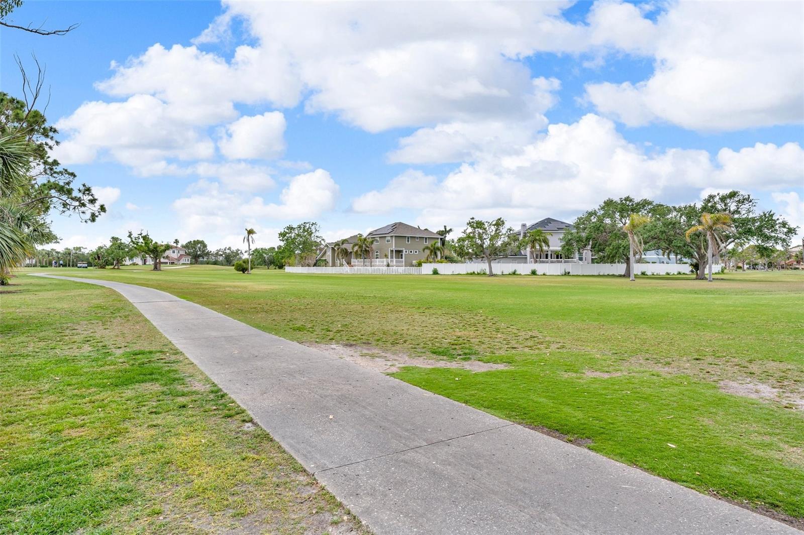 7000 GREENBRIER DR, SEMINOLE, FL, 33777