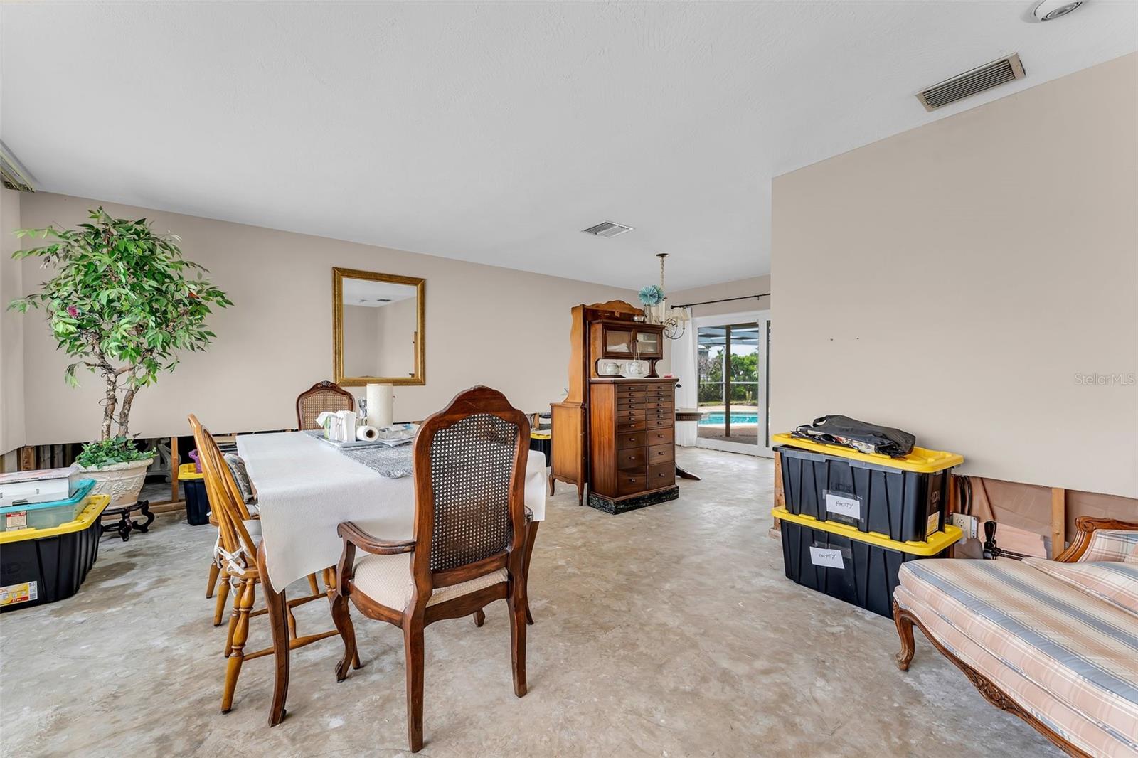 7000 GREENBRIER DR, SEMINOLE, FL, 33777