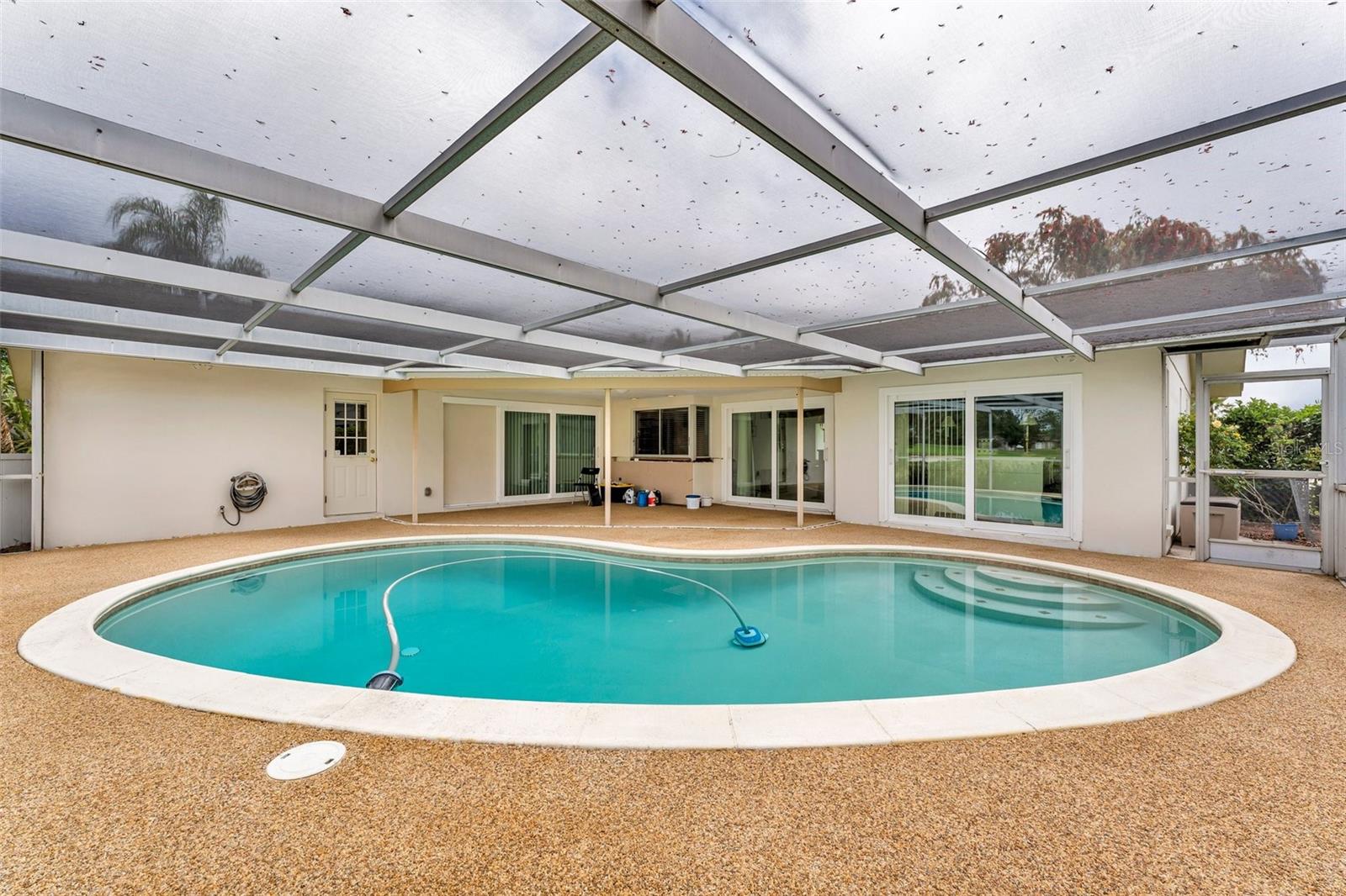7000 GREENBRIER DR, SEMINOLE, FL, 33777