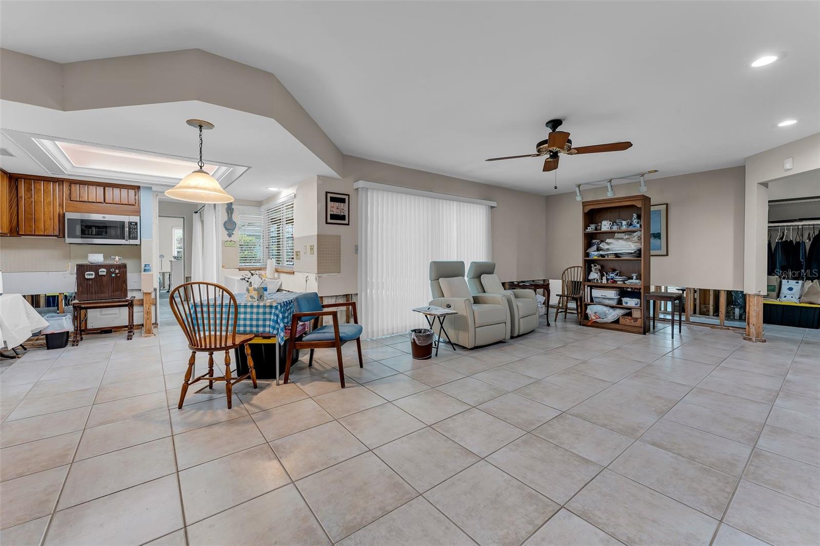 7000 GREENBRIER DR, SEMINOLE, FL, 33777