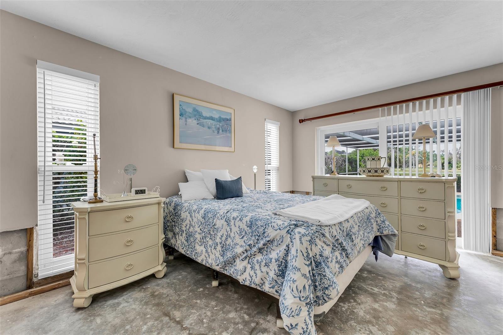 7000 GREENBRIER DR, SEMINOLE, FL, 33777