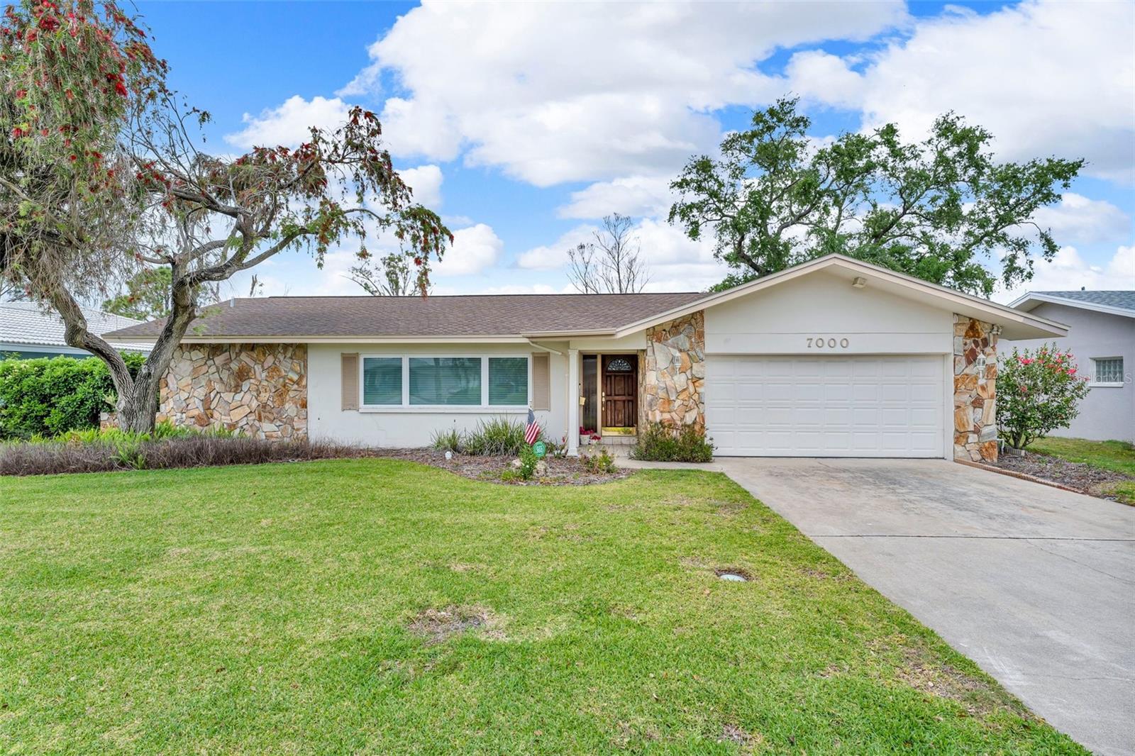 7000 GREENBRIER DR, SEMINOLE, FL, 33777