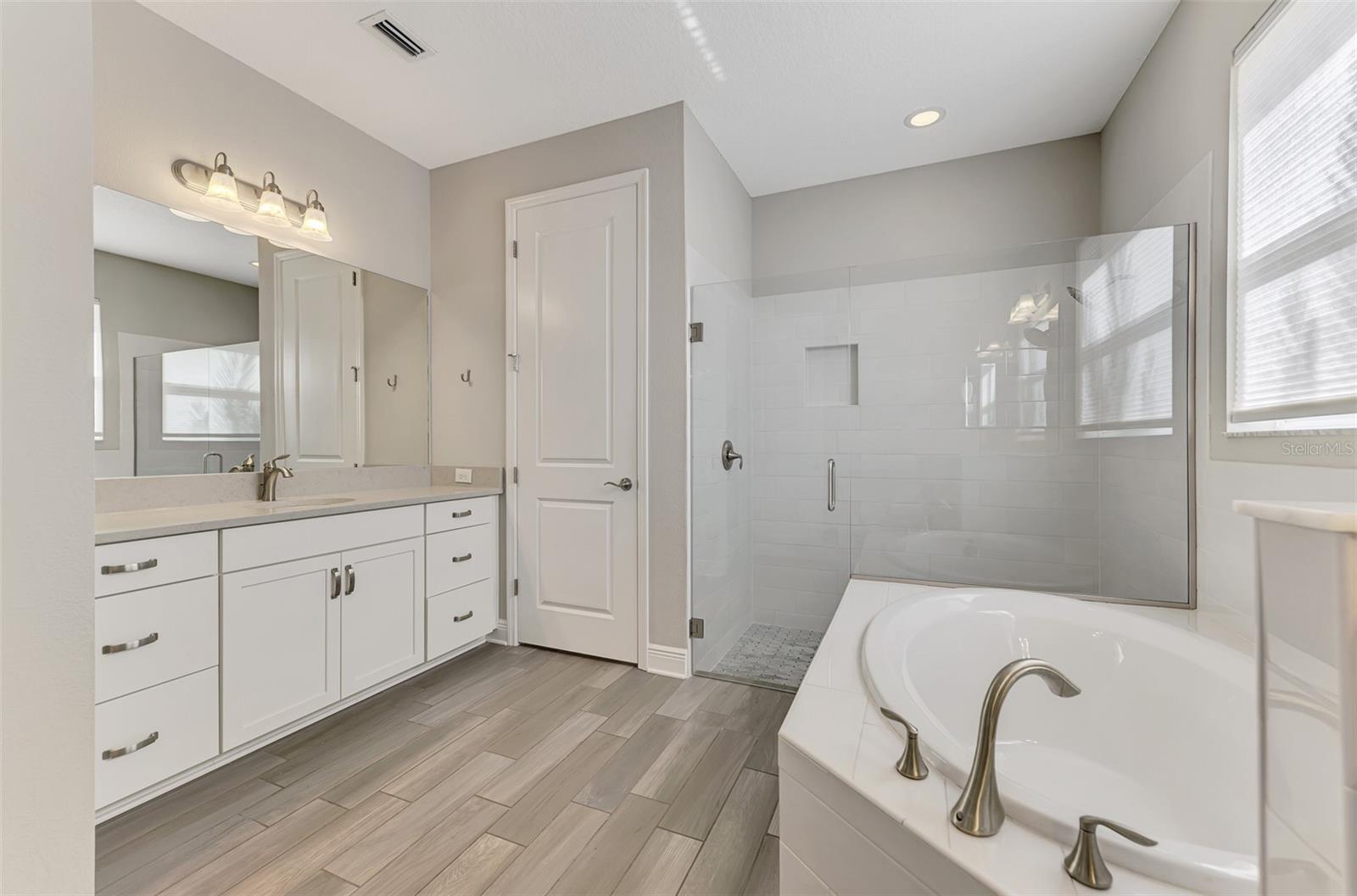 4889 ANTRIM DR, SARASOTA, FL, 34240