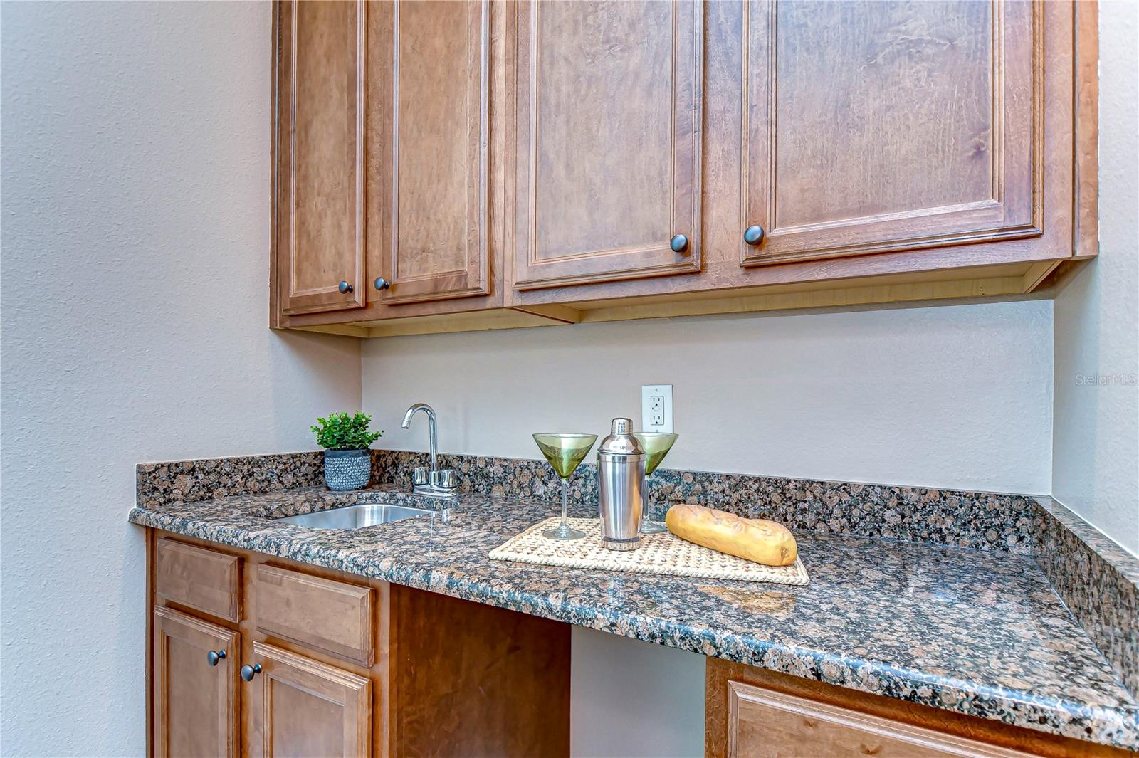 2506 W IVY ST, TAMPA, FL, 33607