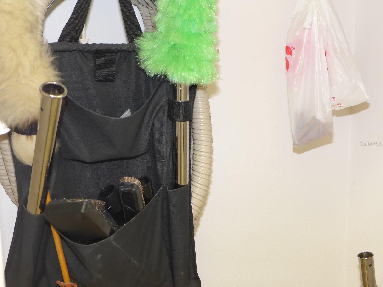 9852 SPRING LAKE DR, CLERMONT, FL, 34711