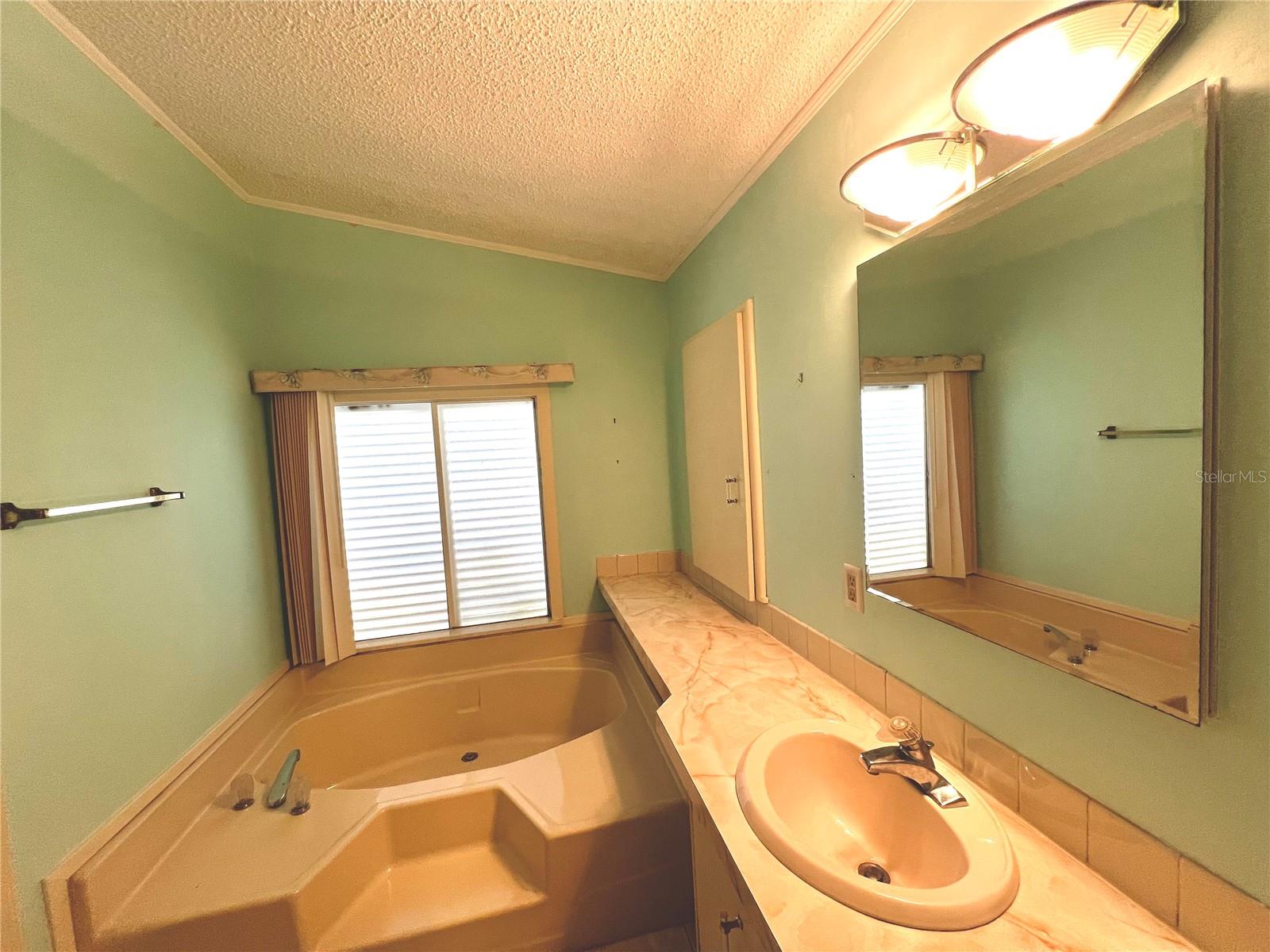 861 SEABROOKE DR, ENGLEWOOD, FL, 34223