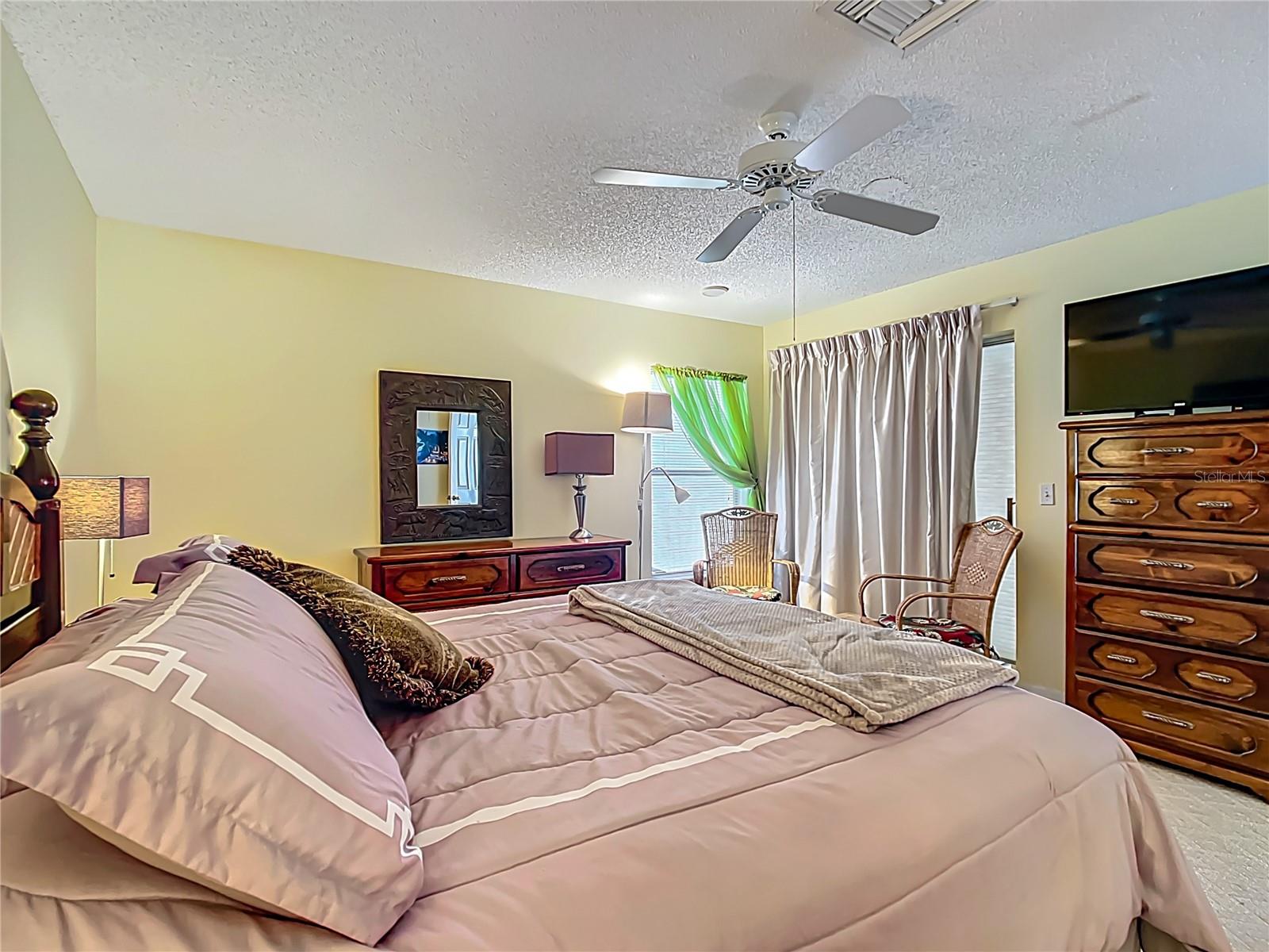 916 CANCUN CT, LADY LAKE, FL, 32159