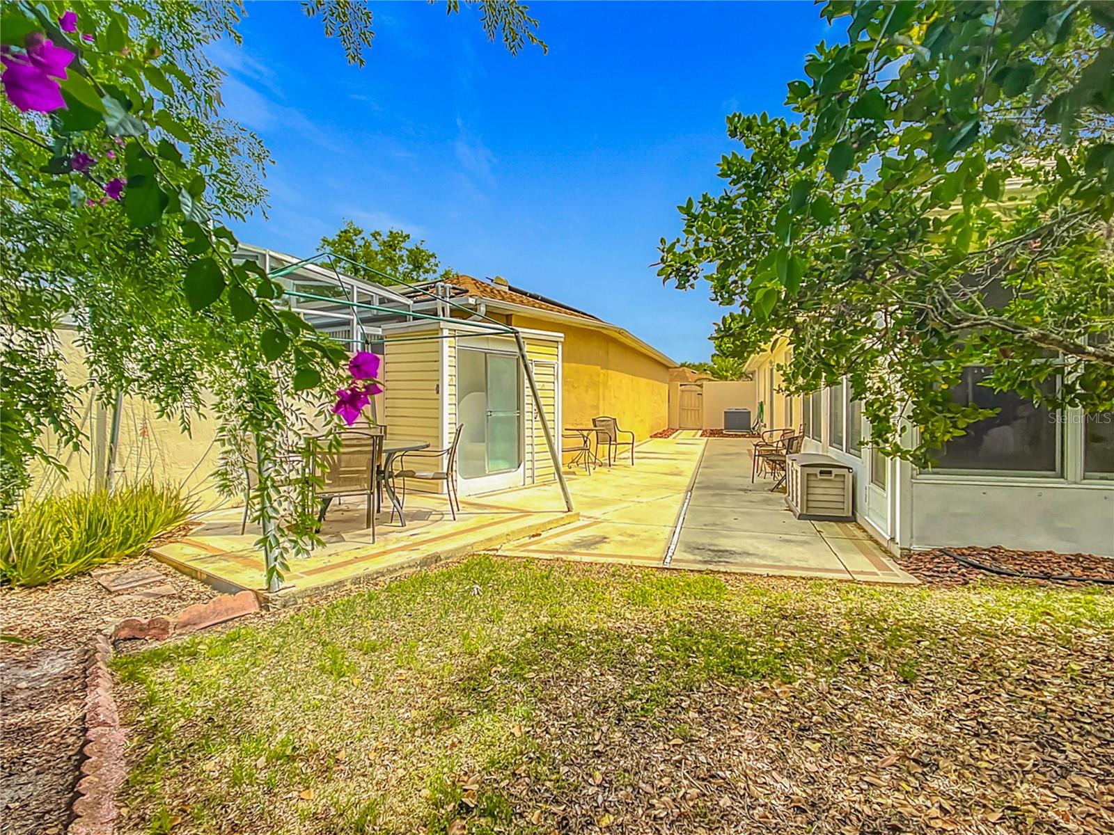 916 CANCUN CT, LADY LAKE, FL, 32159