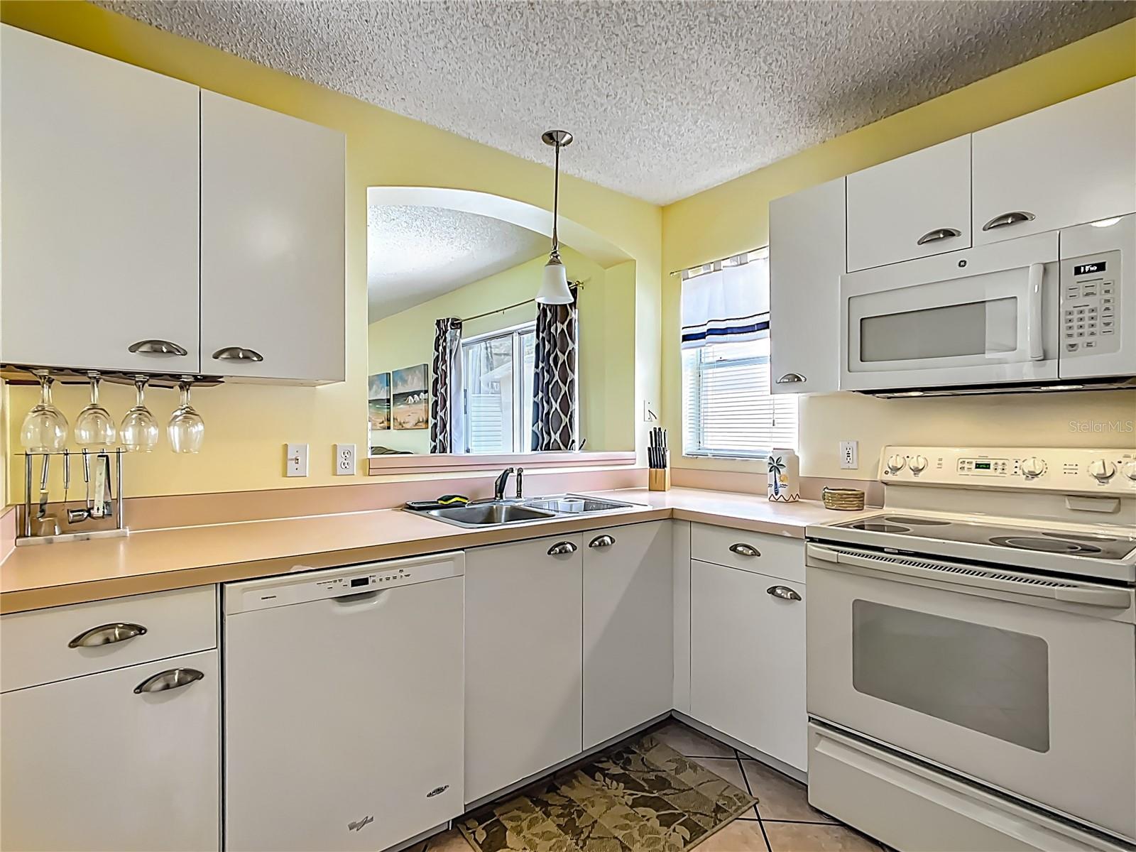 916 CANCUN CT, LADY LAKE, FL, 32159