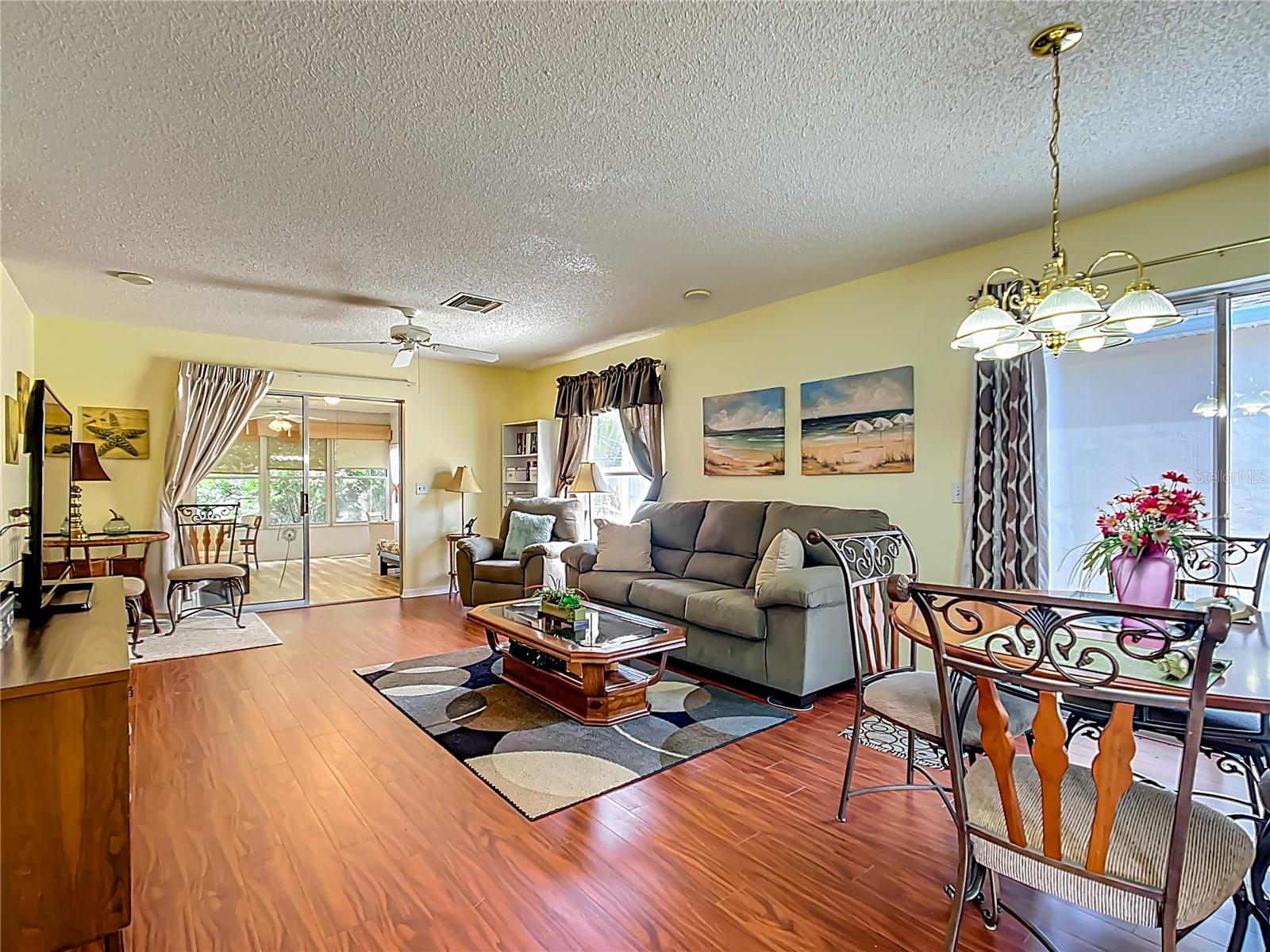916 CANCUN CT, LADY LAKE, FL, 32159