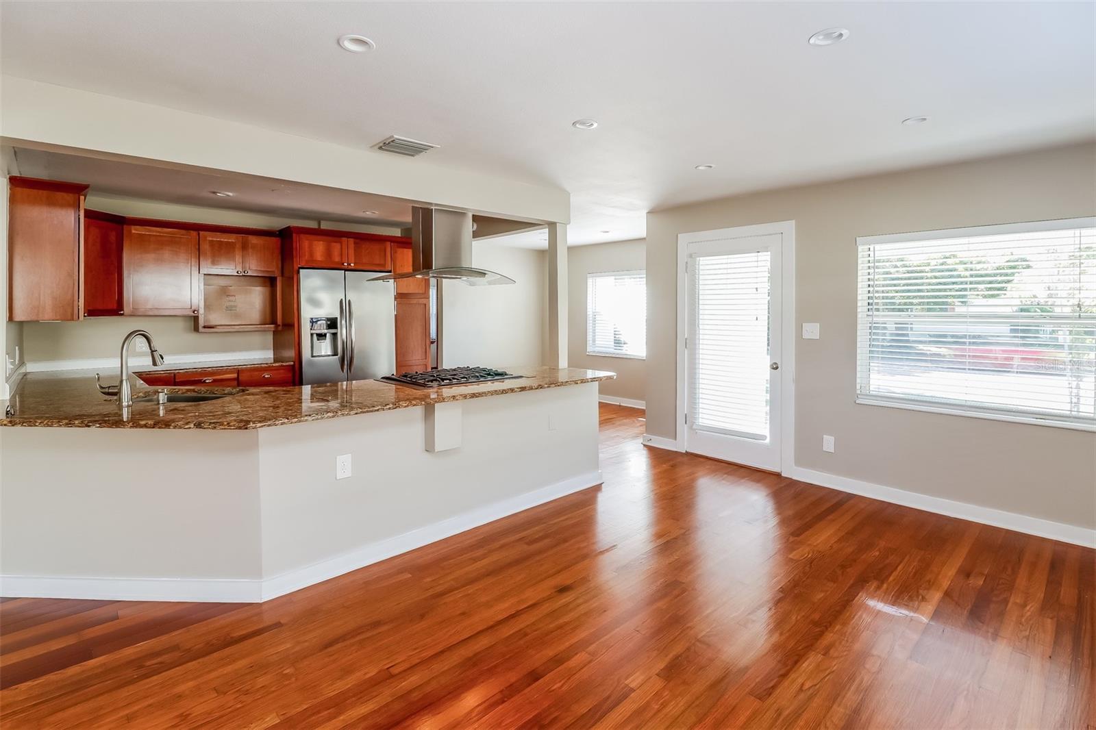 2837 1ST ST NE, ST PETERSBURG, FL, 33704