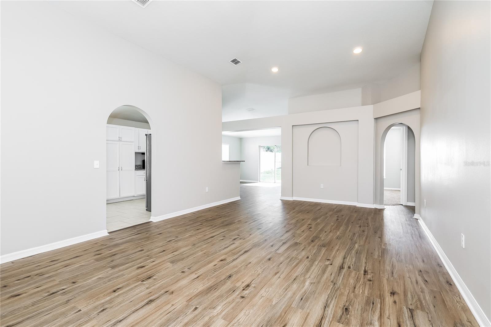 2339 SANDRIDGE CIR, EUSTIS, FL, 32726