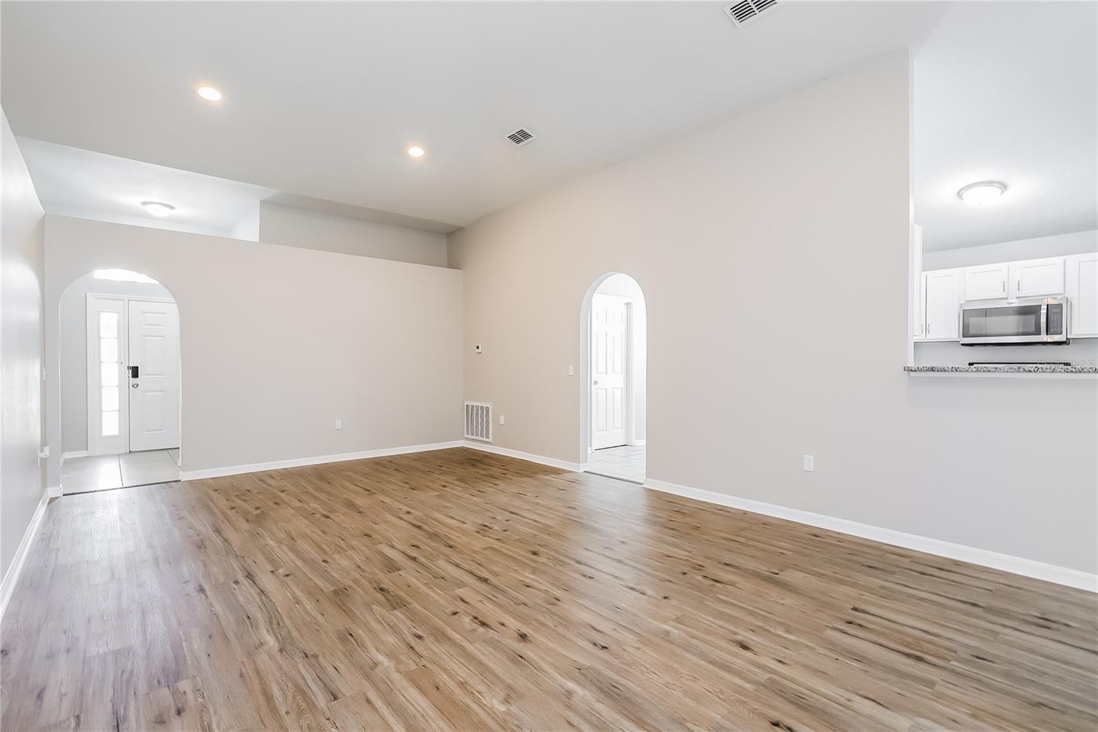 2339 SANDRIDGE CIR, EUSTIS, FL, 32726