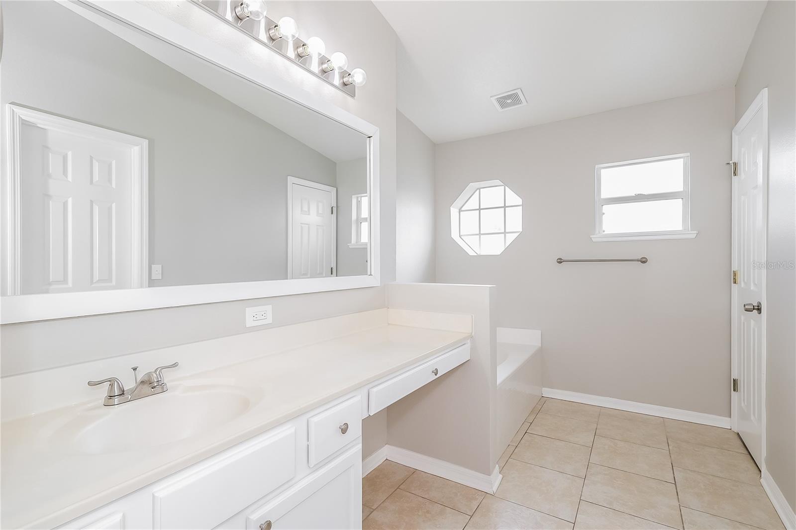 2339 SANDRIDGE CIR, EUSTIS, FL, 32726