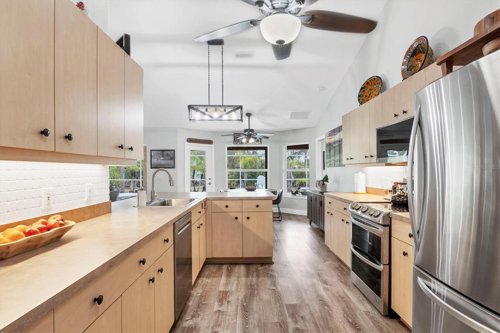 533 BOUNDARY BLVD, ROTONDA WEST, FL, 33947