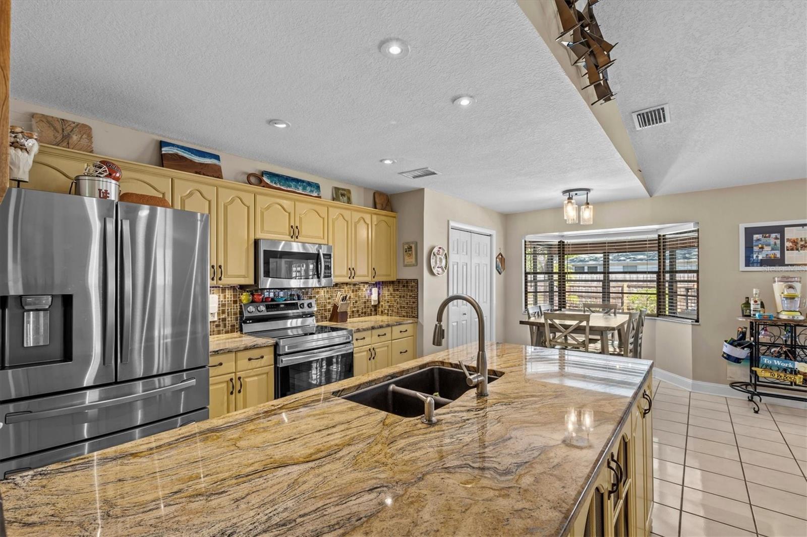 1330 GULFVIEW WOODS LN, TARPON SPRINGS, FL, 34689