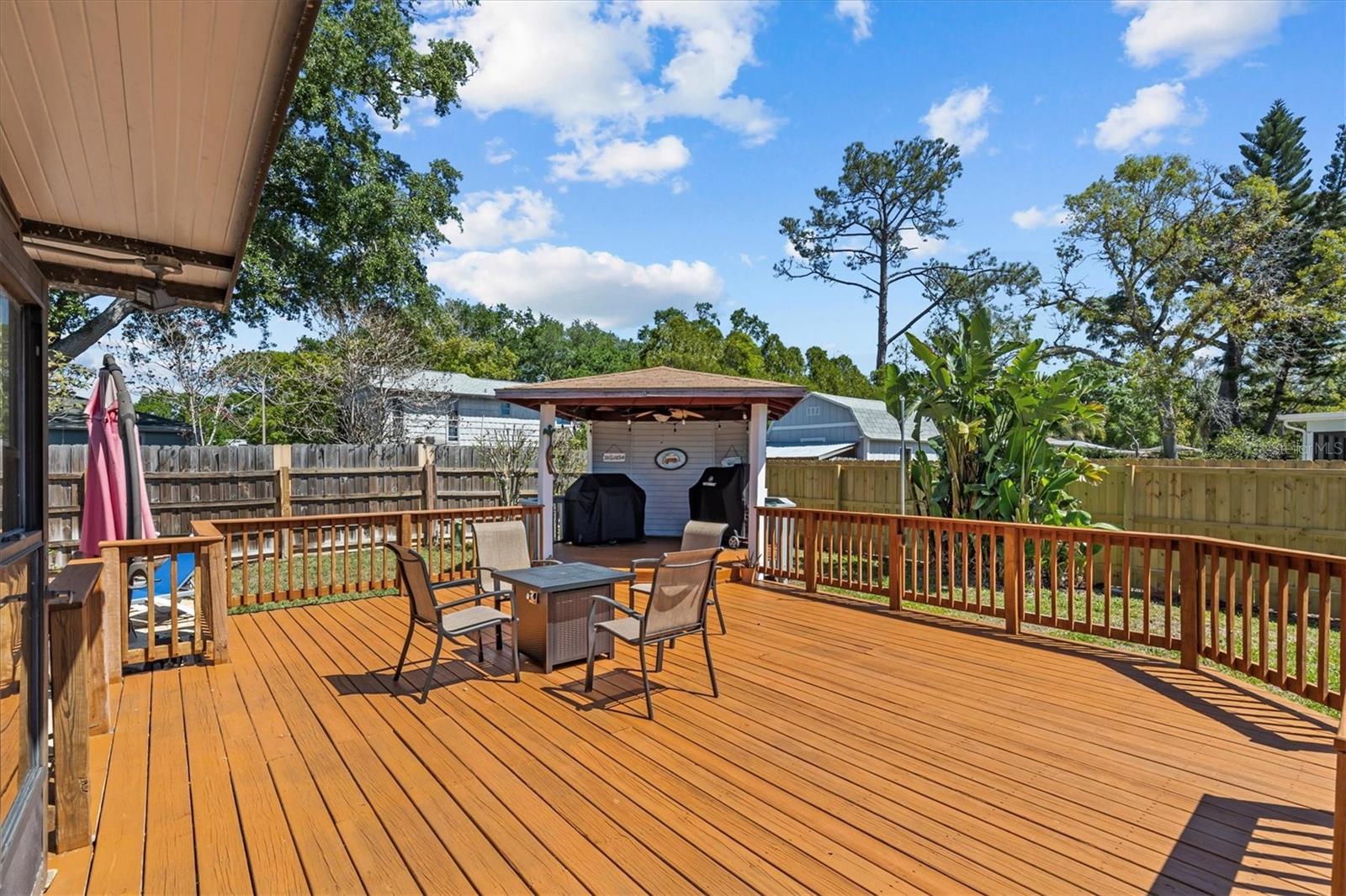1330 GULFVIEW WOODS LN, TARPON SPRINGS, FL, 34689