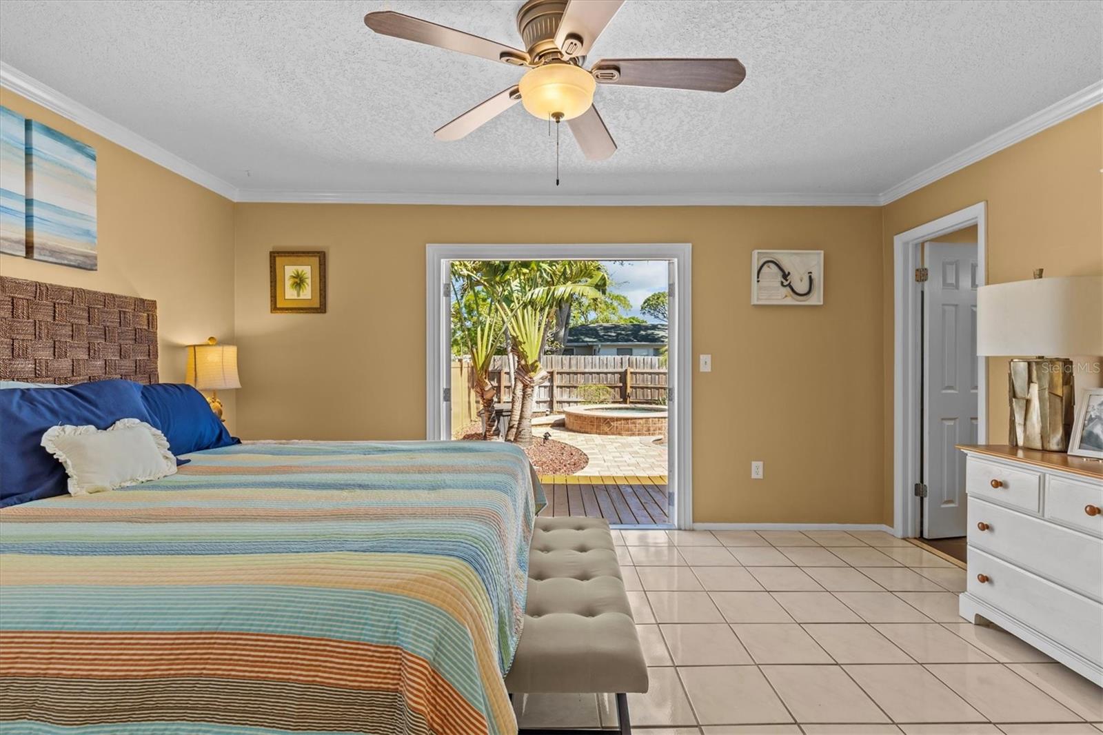 1330 GULFVIEW WOODS LN, TARPON SPRINGS, FL, 34689