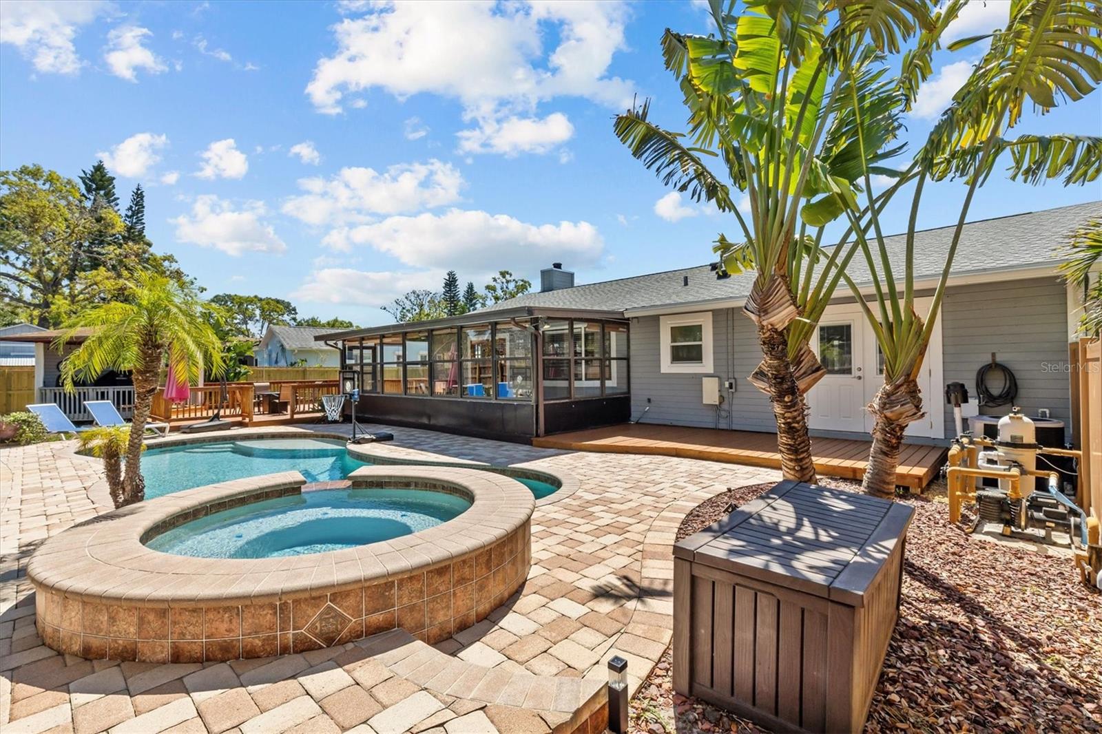 1330 GULFVIEW WOODS LN, TARPON SPRINGS, FL, 34689