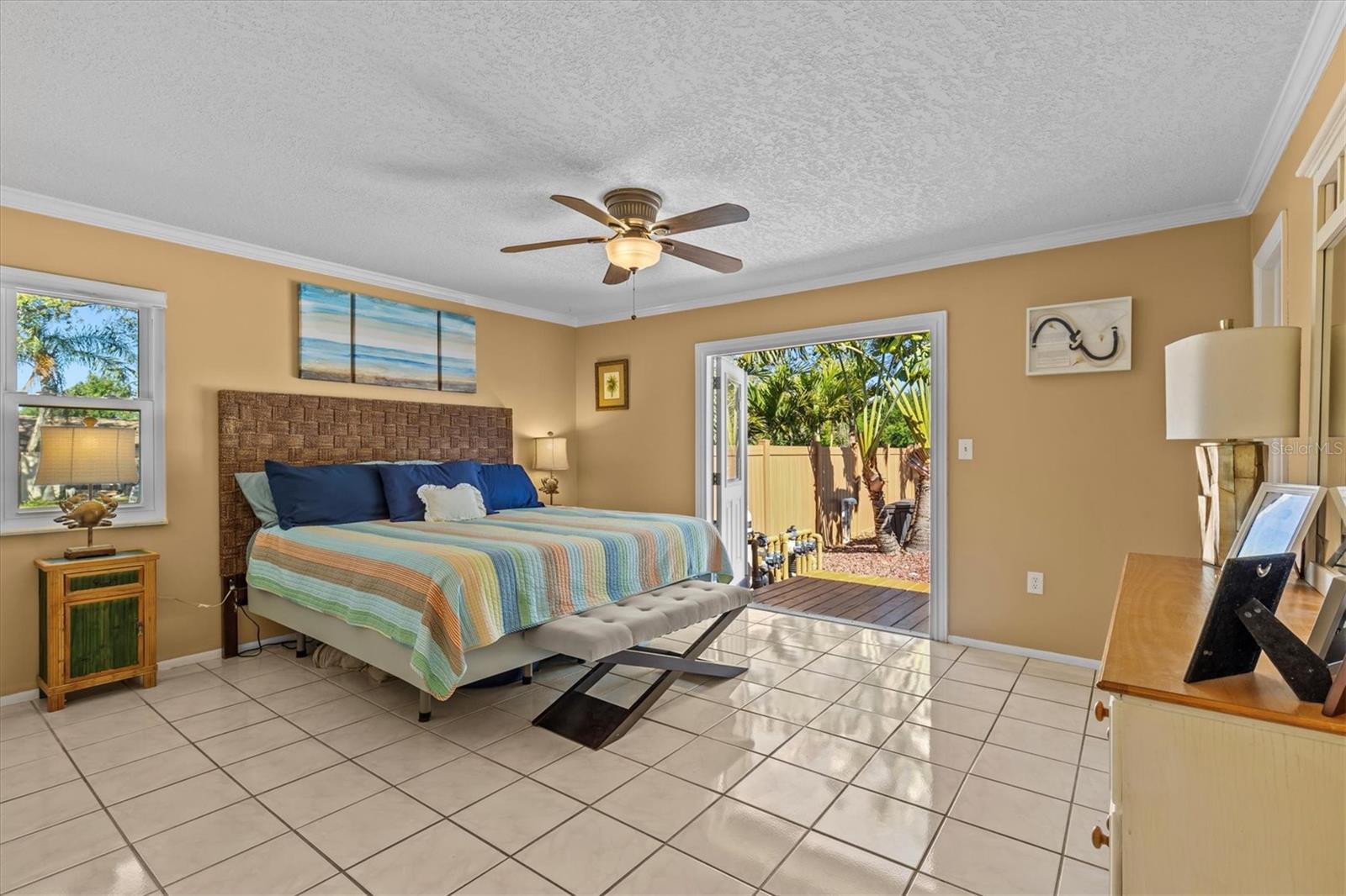 1330 GULFVIEW WOODS LN, TARPON SPRINGS, FL, 34689