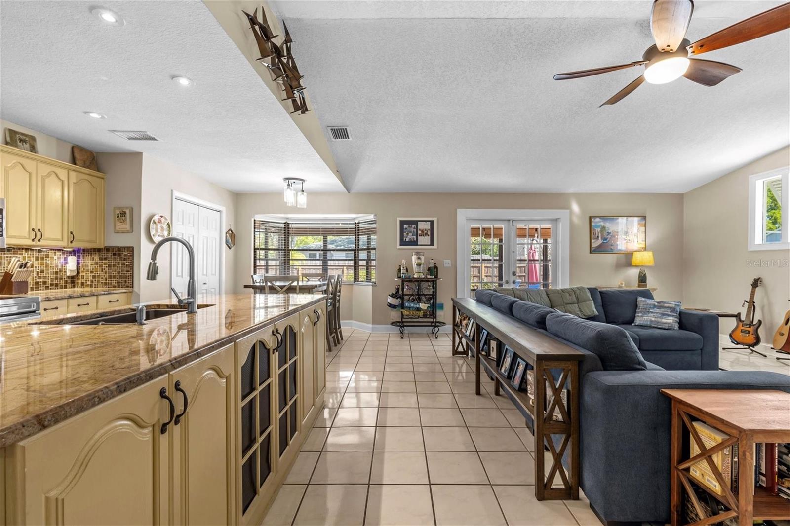 1330 GULFVIEW WOODS LN, TARPON SPRINGS, FL, 34689